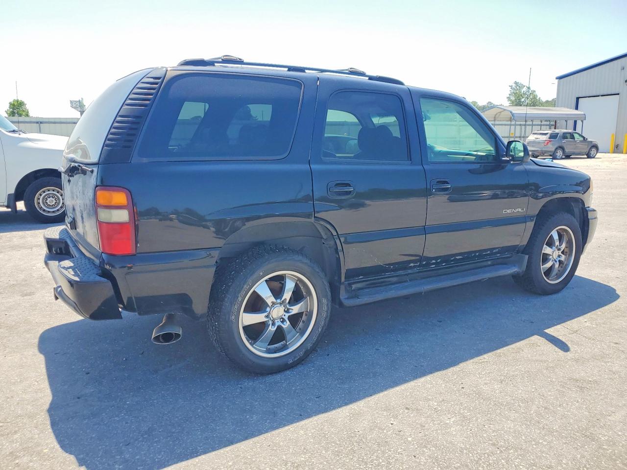 2002 Gmc Denali Black vin: 1GKEK63U72J290711