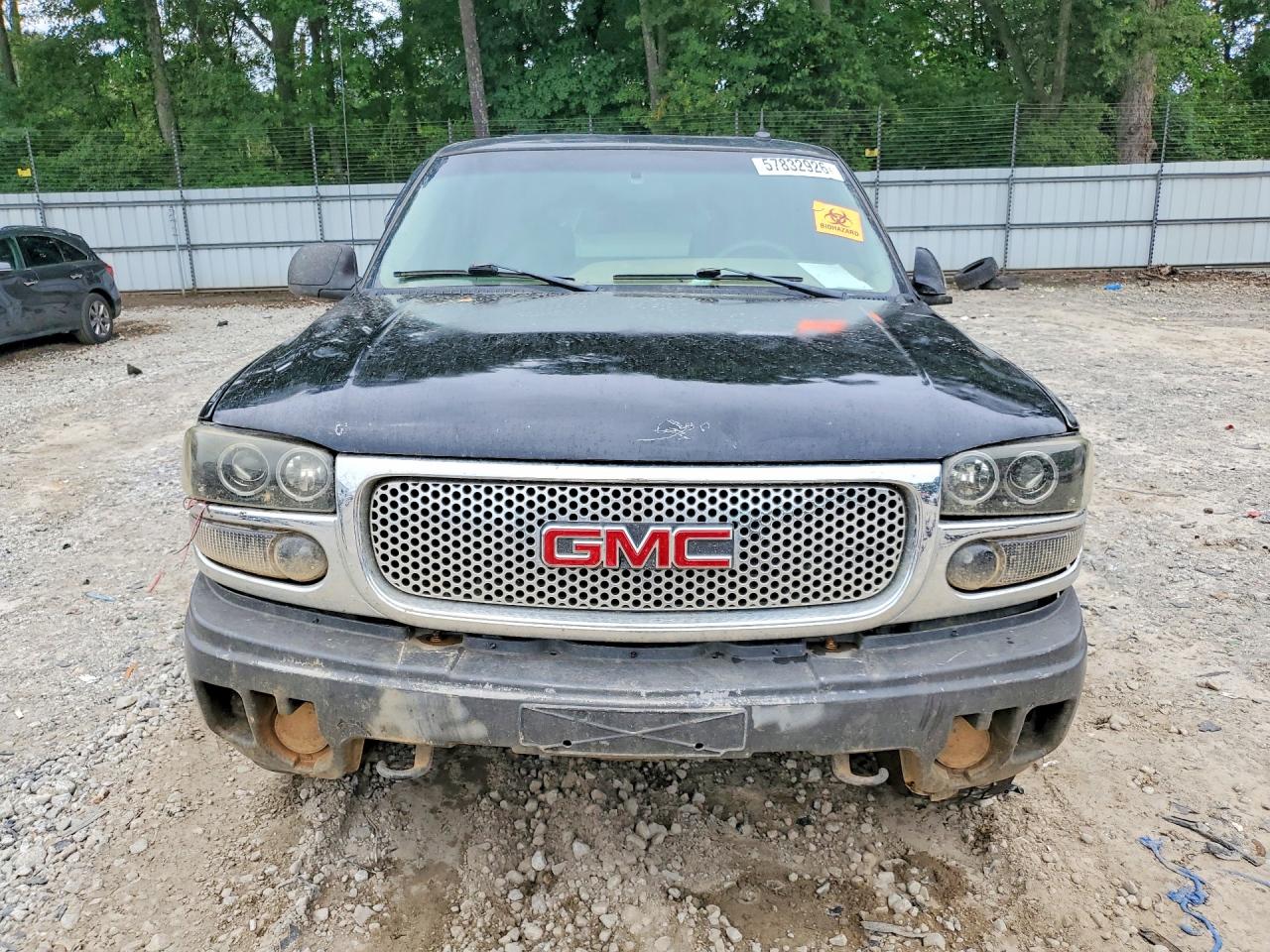 2002 Gmc Denali Black vin: 1GKEK63U72J320029