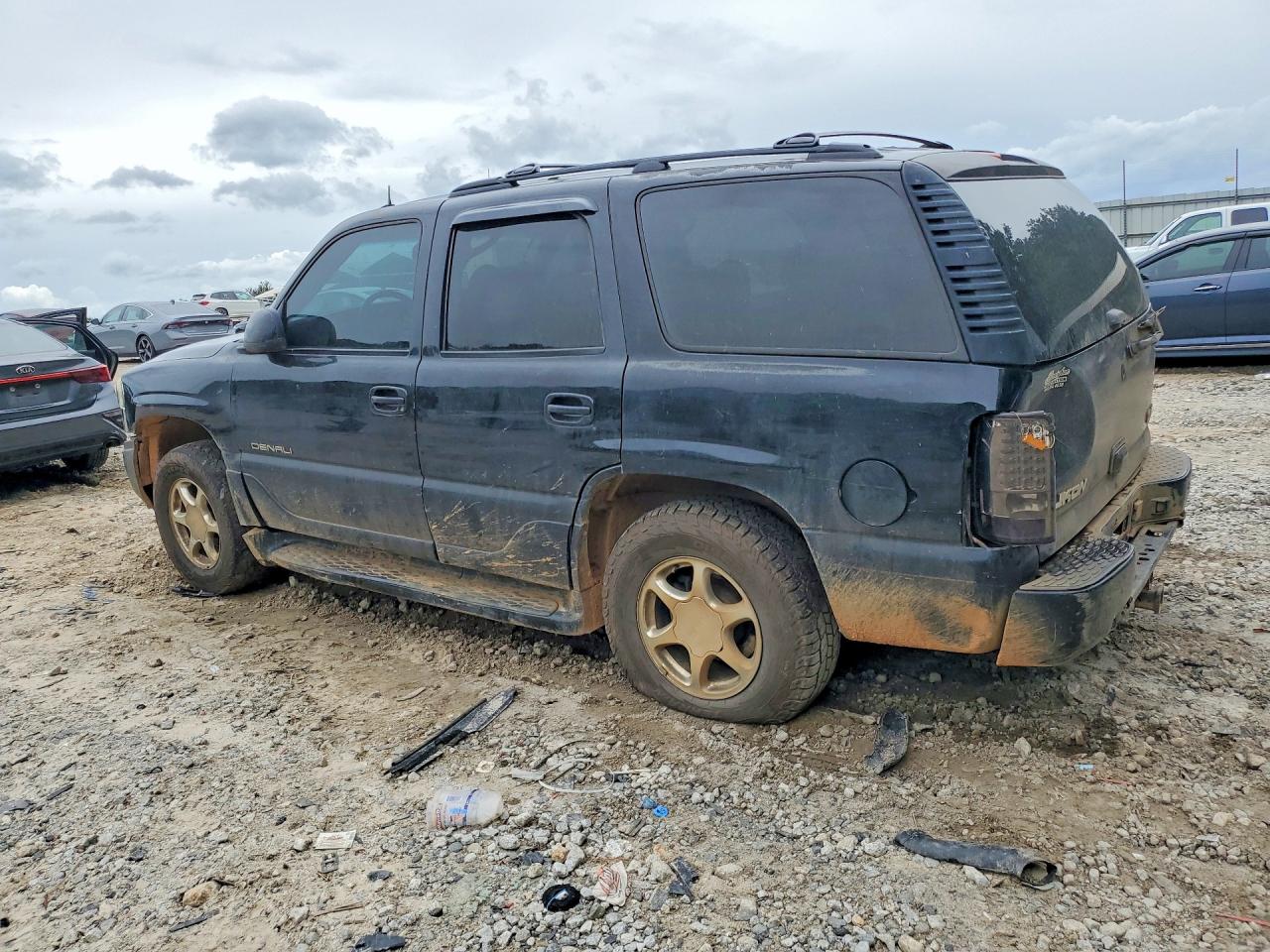 2002 Gmc Denali Black vin: 1GKEK63U72J320029