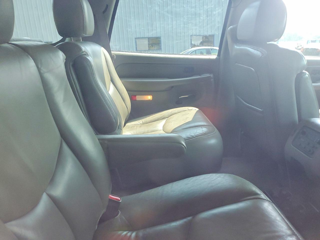 2003 Gmc Yukon Denali Silver vin: 1GKEK63U73J170358