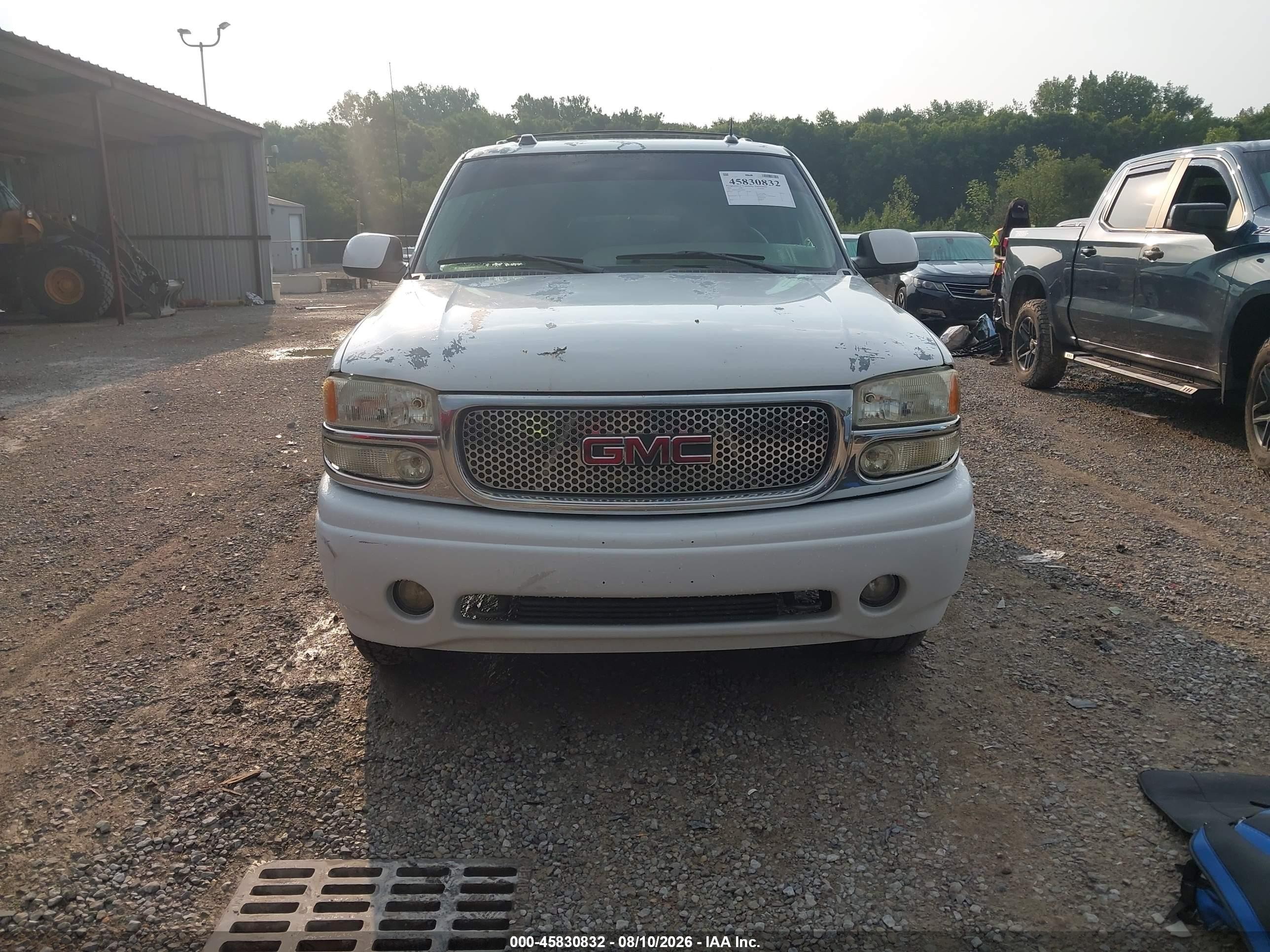2004 Gmc Yukon Denali White vin: 1GKEK63U84J296164