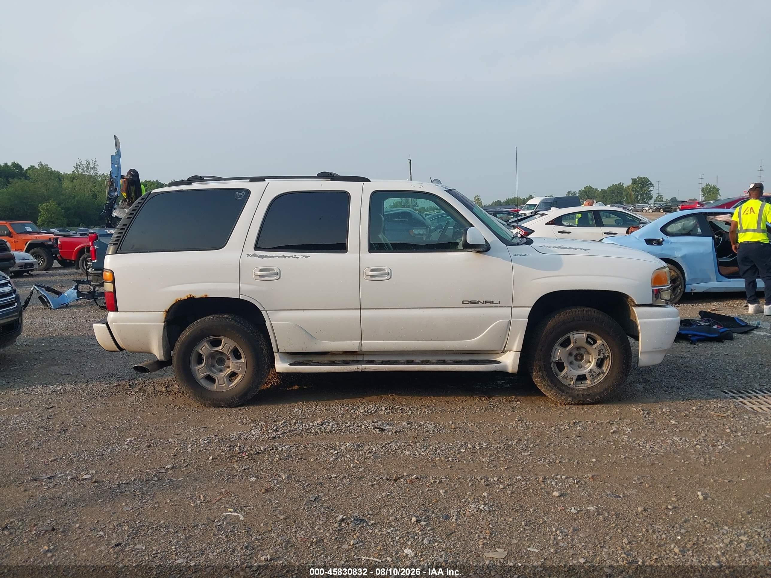 2004 Gmc Yukon Denali White vin: 1GKEK63U84J296164