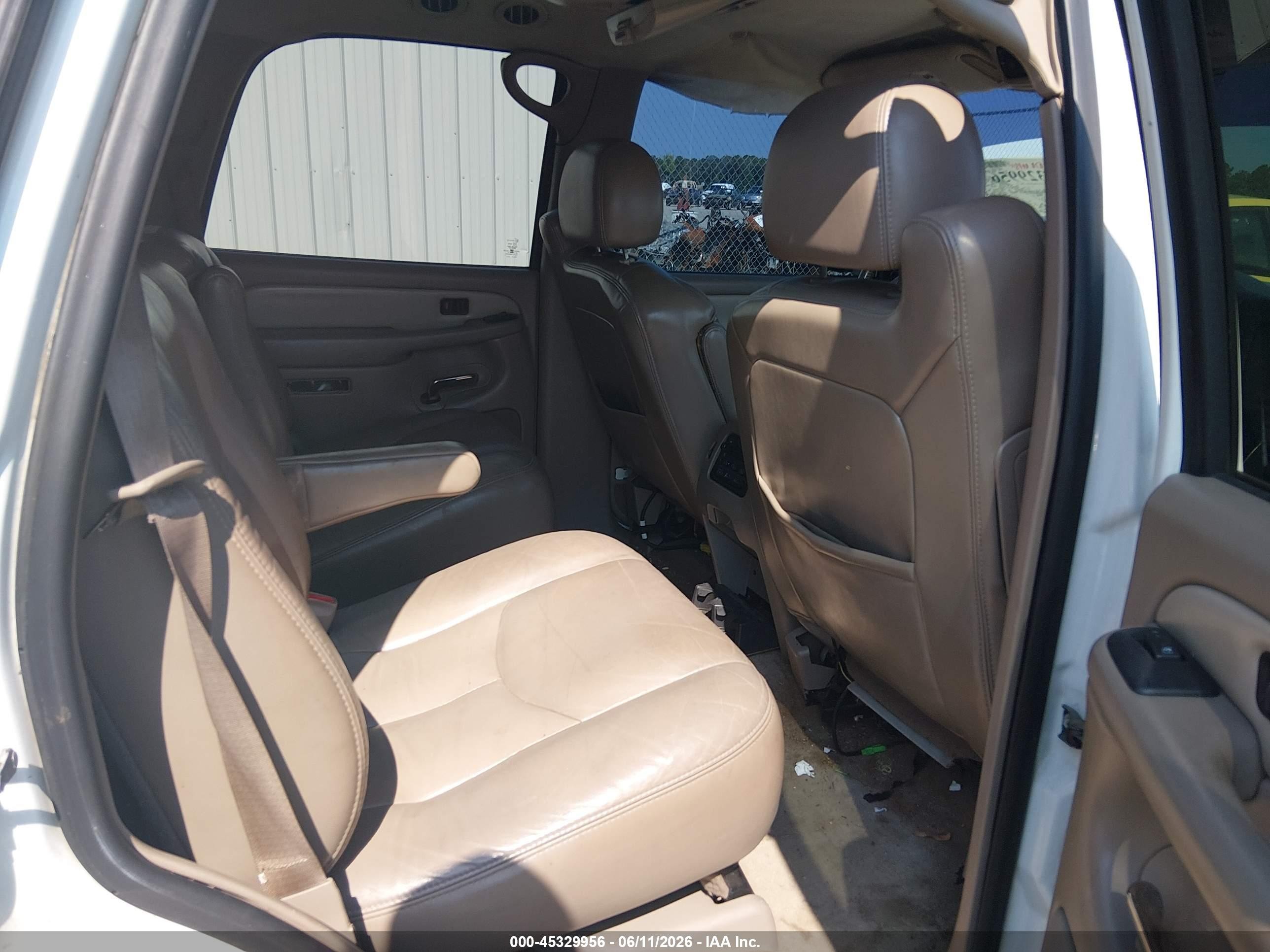 2005 Gmc Yukon Denali White vin: 1GKEK63U85J241070