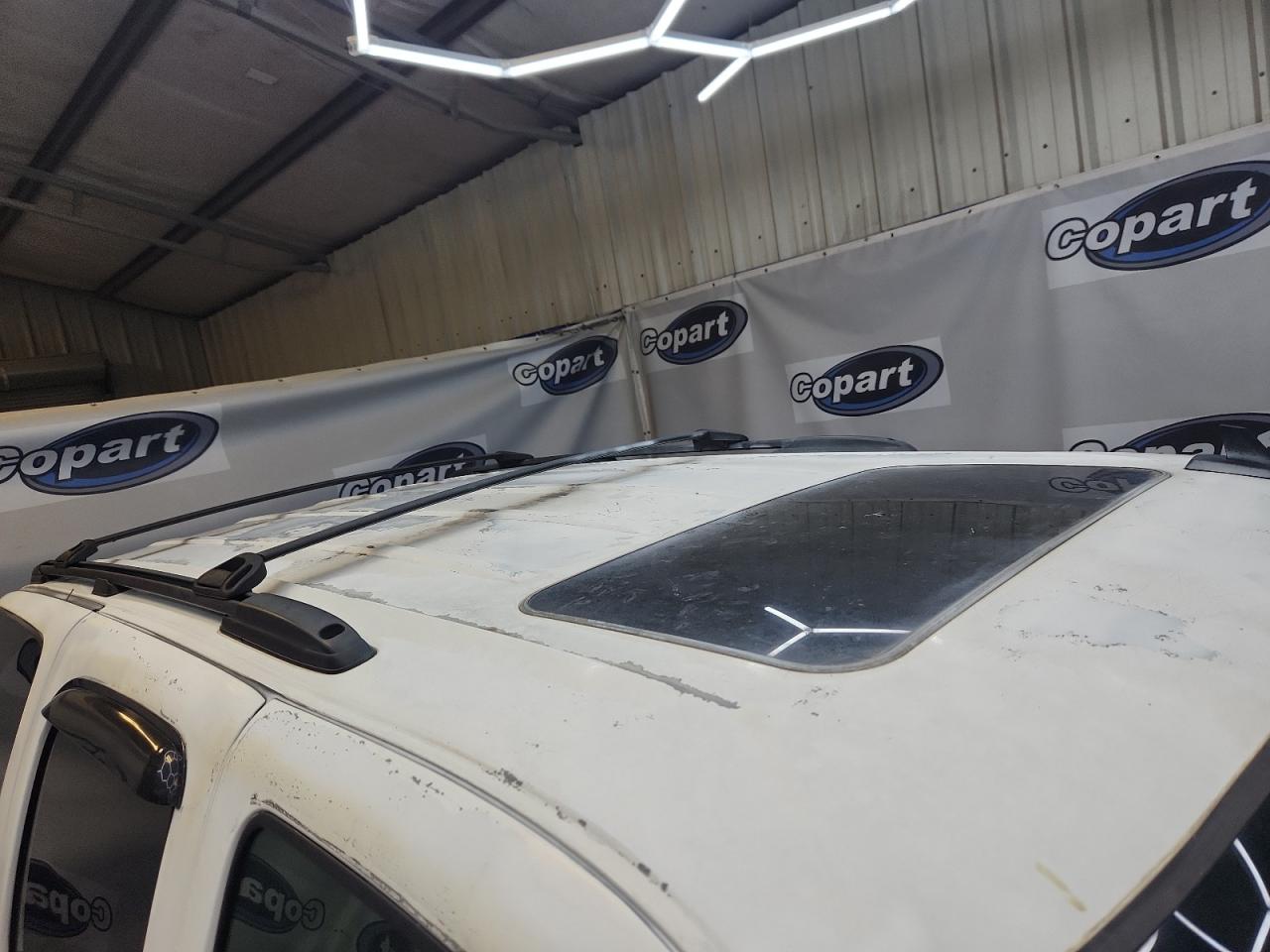2006 Gmc Yukon Denali White vin: 1GKEK63U86J154741 Damage: Roof, Peeling, > 12 Inches