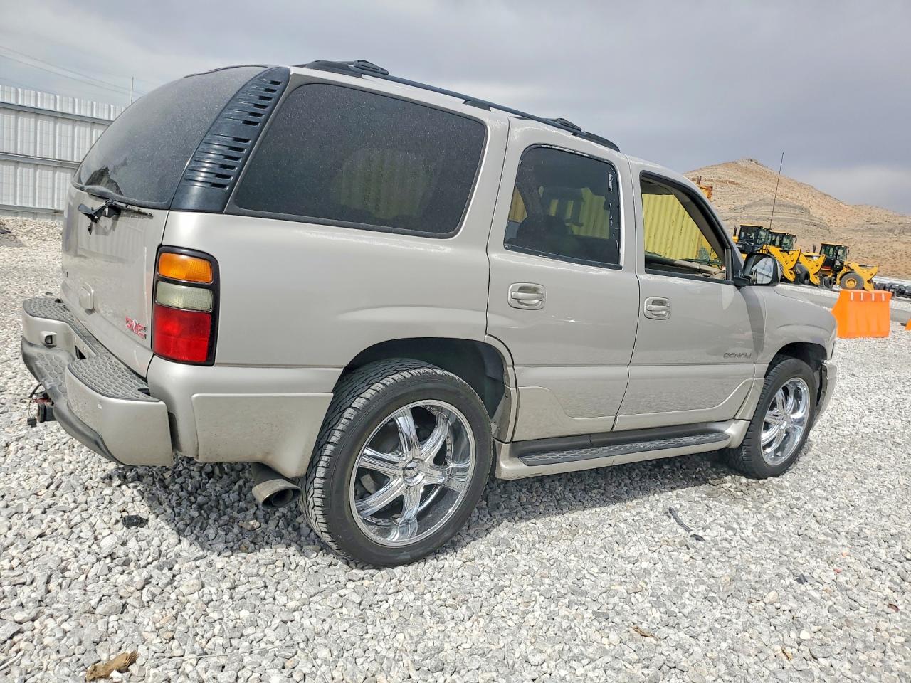 2004 Gmc Yukon Denali Tan vin: 1GKEK63UX4J245989