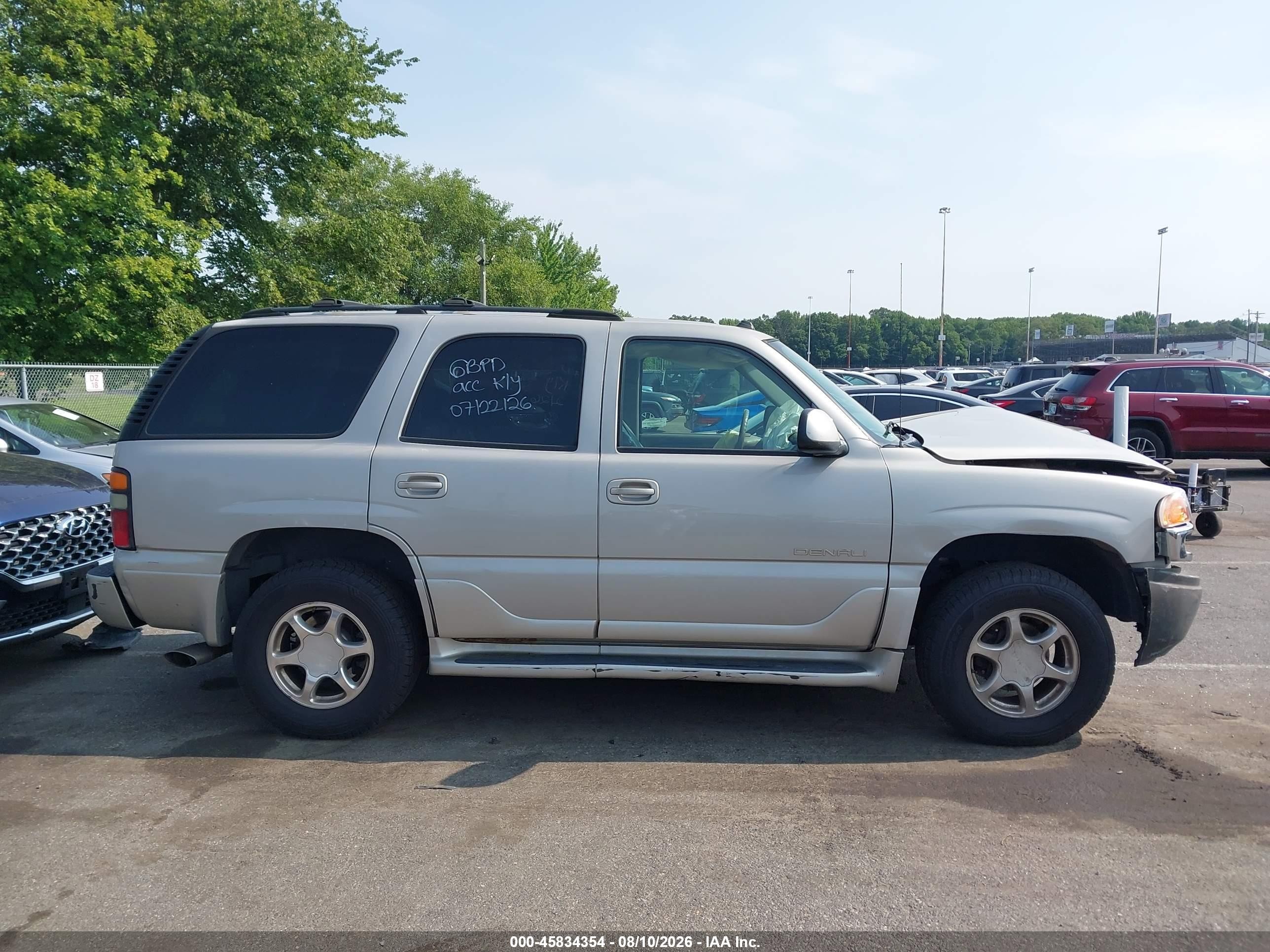 2004 Gmc Yukon Denali Beige vin: 1GKEK63UX4J295114