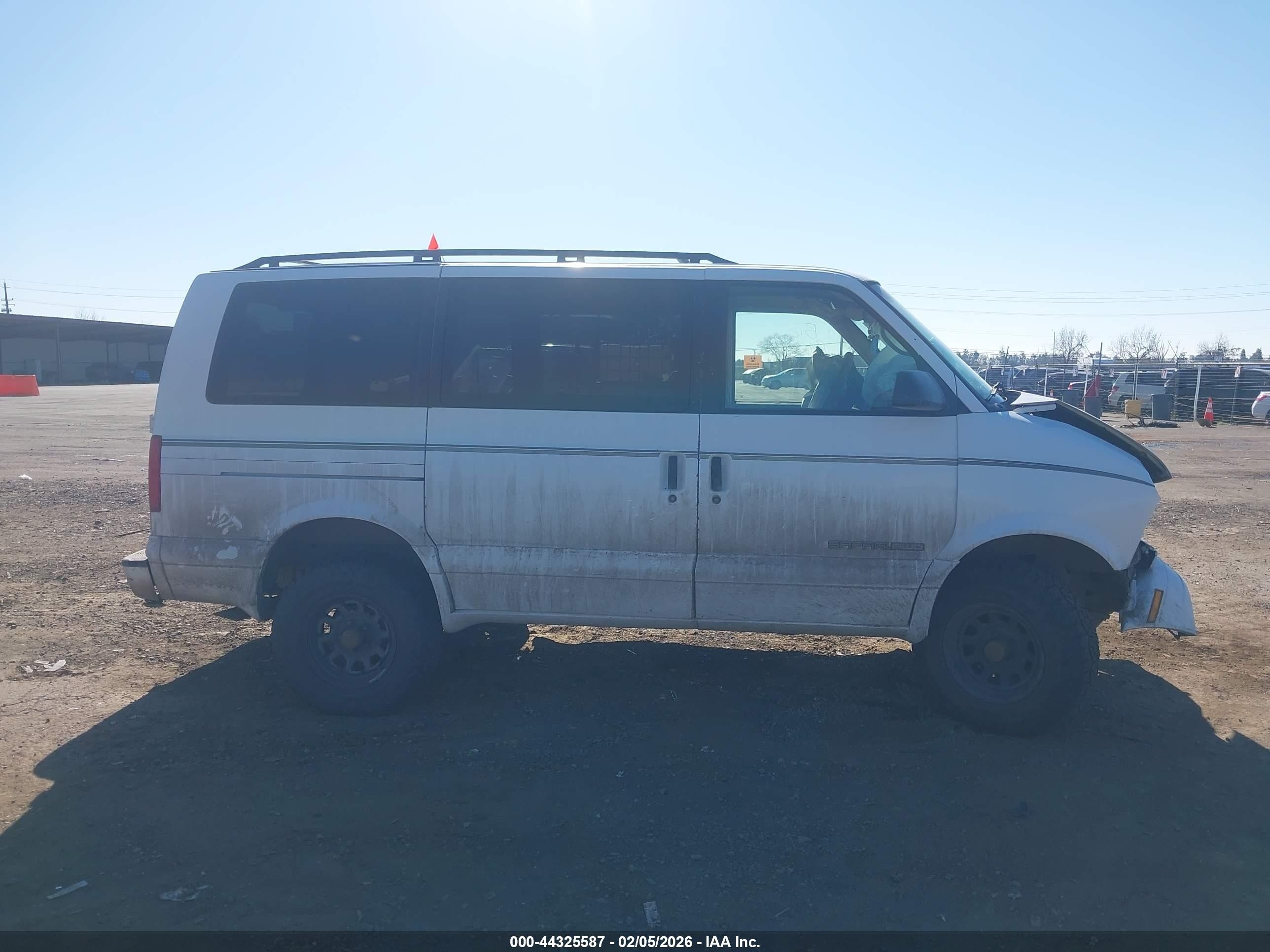 1998 Gmc Safari Sle White vin: 1GKEL19W1WB522194