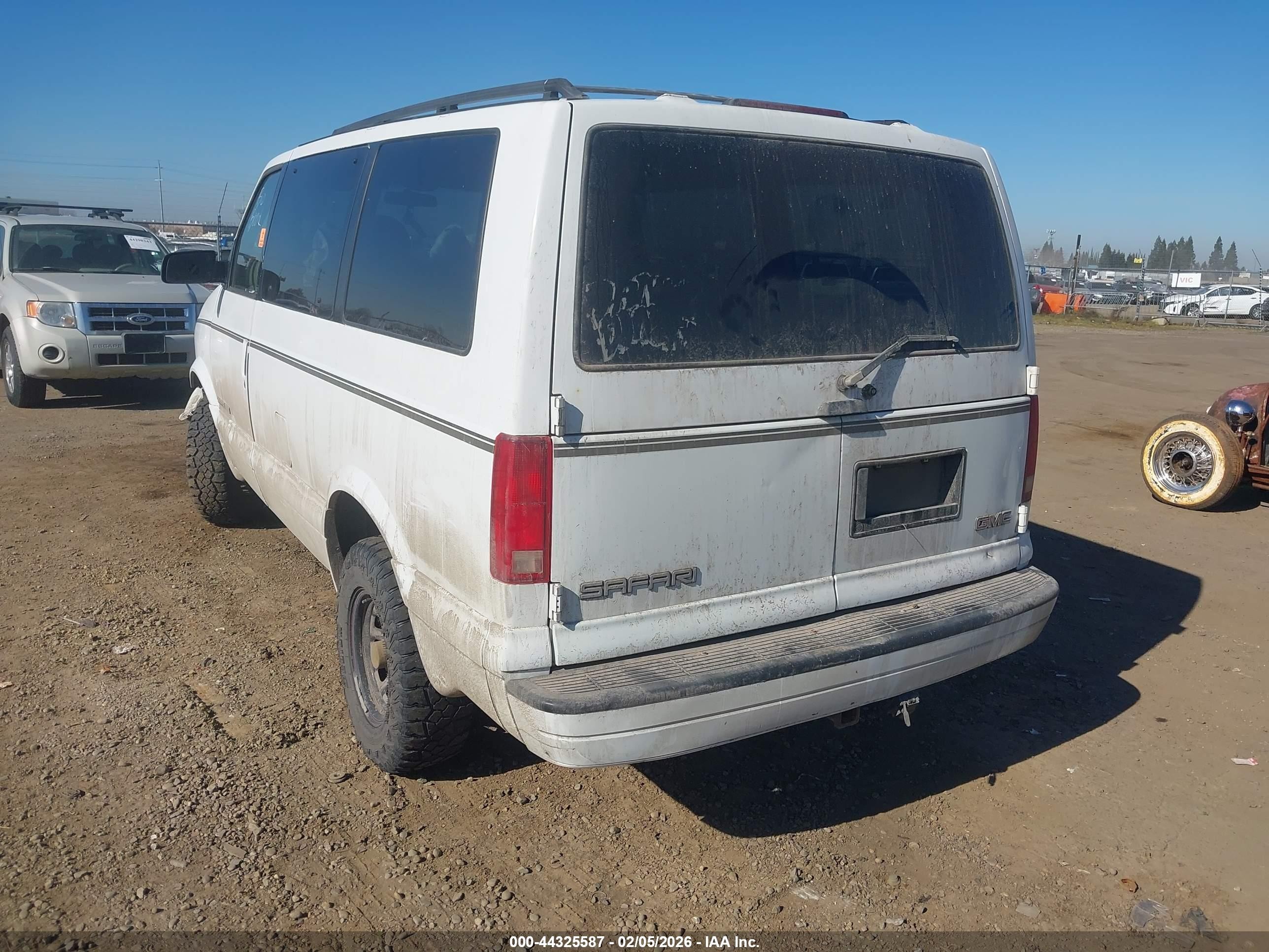 1998 Gmc Safari Sle White vin: 1GKEL19W1WB522194