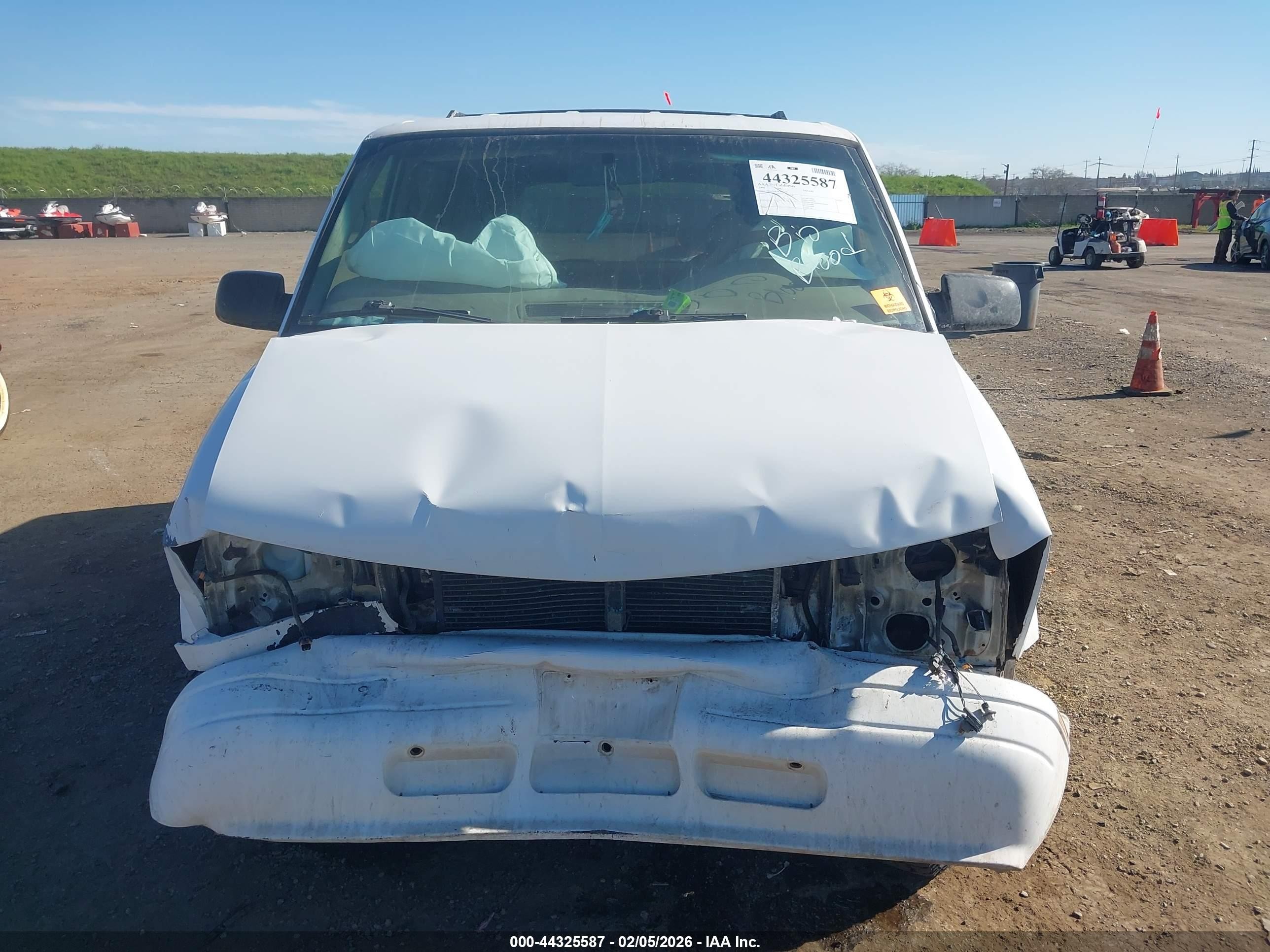 1998 Gmc Safari Sle White vin: 1GKEL19W1WB522194