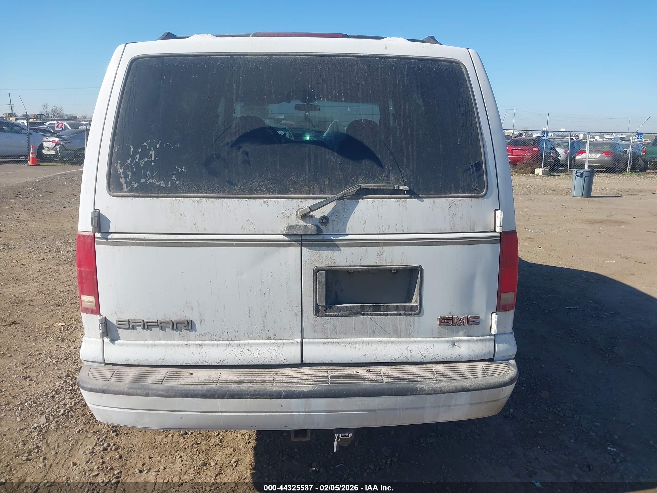1998 Gmc Safari Sle White vin: 1GKEL19W1WB522194