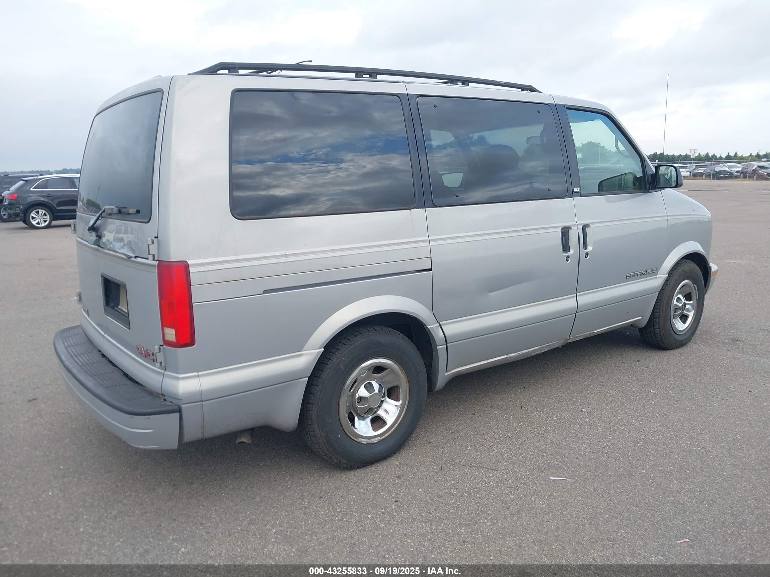 1998 Gmc Safari Sle Серебряный vin: 1GKEL19W4WB502182