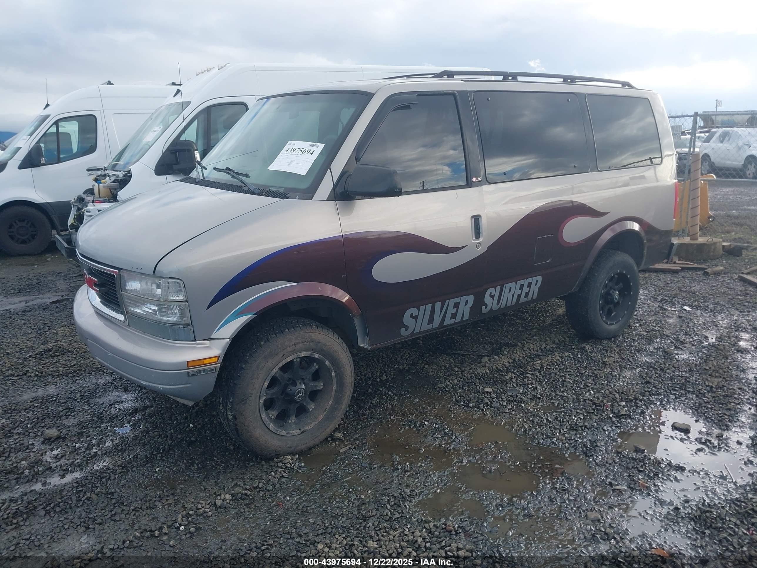 1998 Gmc Safari Sle Silver vin: 1GKEL19W4WB520052