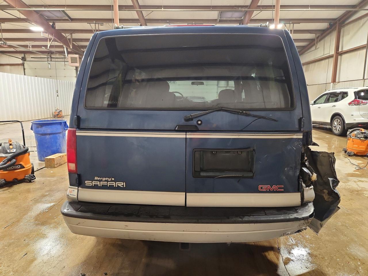 1998 Gmc Safari Xt Blue vin: 1GKEL19W9WB538482