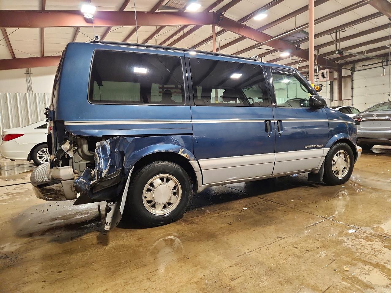 1998 Gmc Safari Xt Blue vin: 1GKEL19W9WB538482