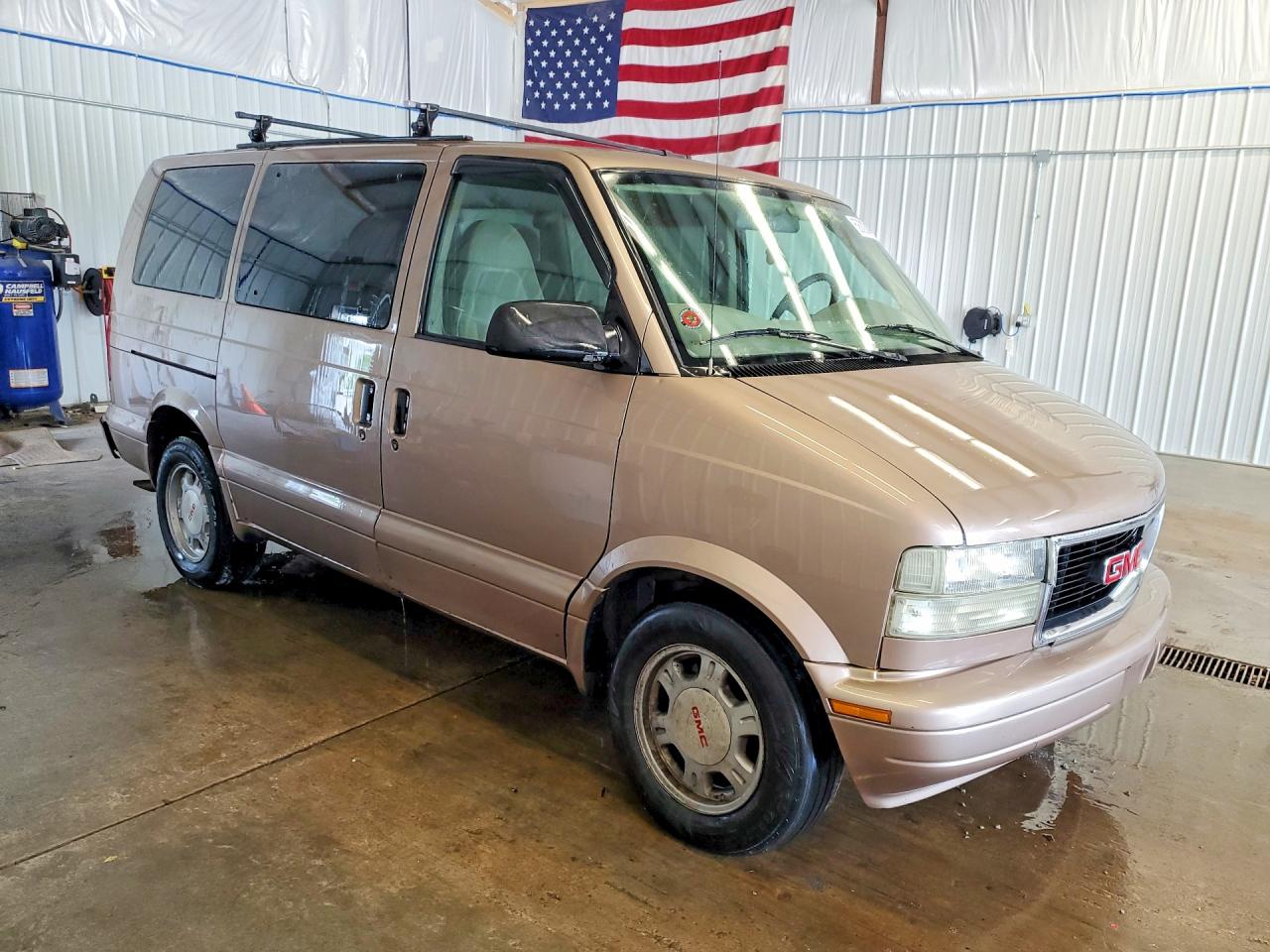 2004 Gmc Safari Xt Tan vin: 1GKEL19X24B509573