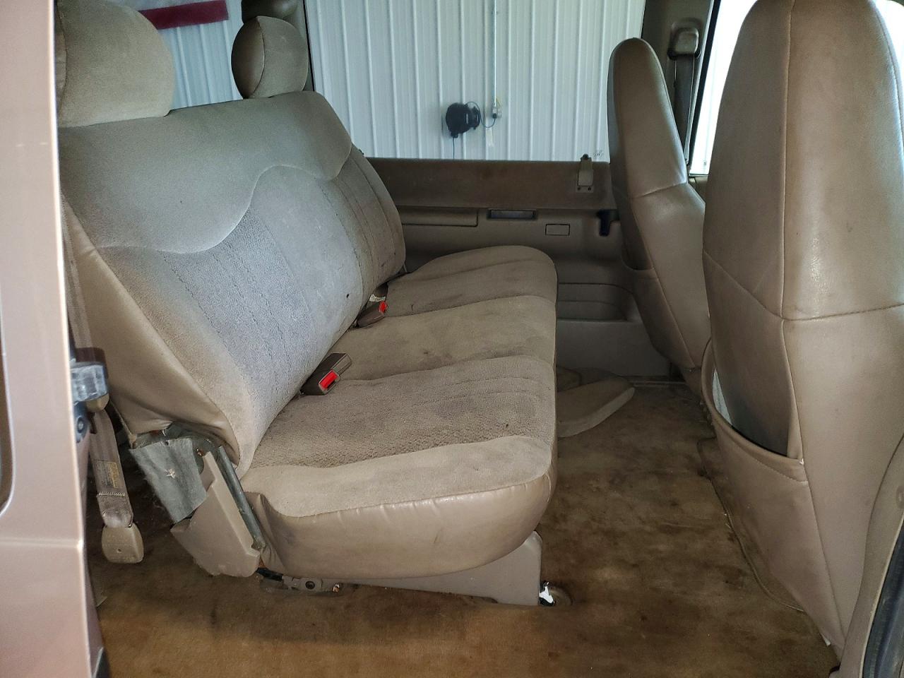 2004 Gmc Safari Xt Tan vin: 1GKEL19X24B509573