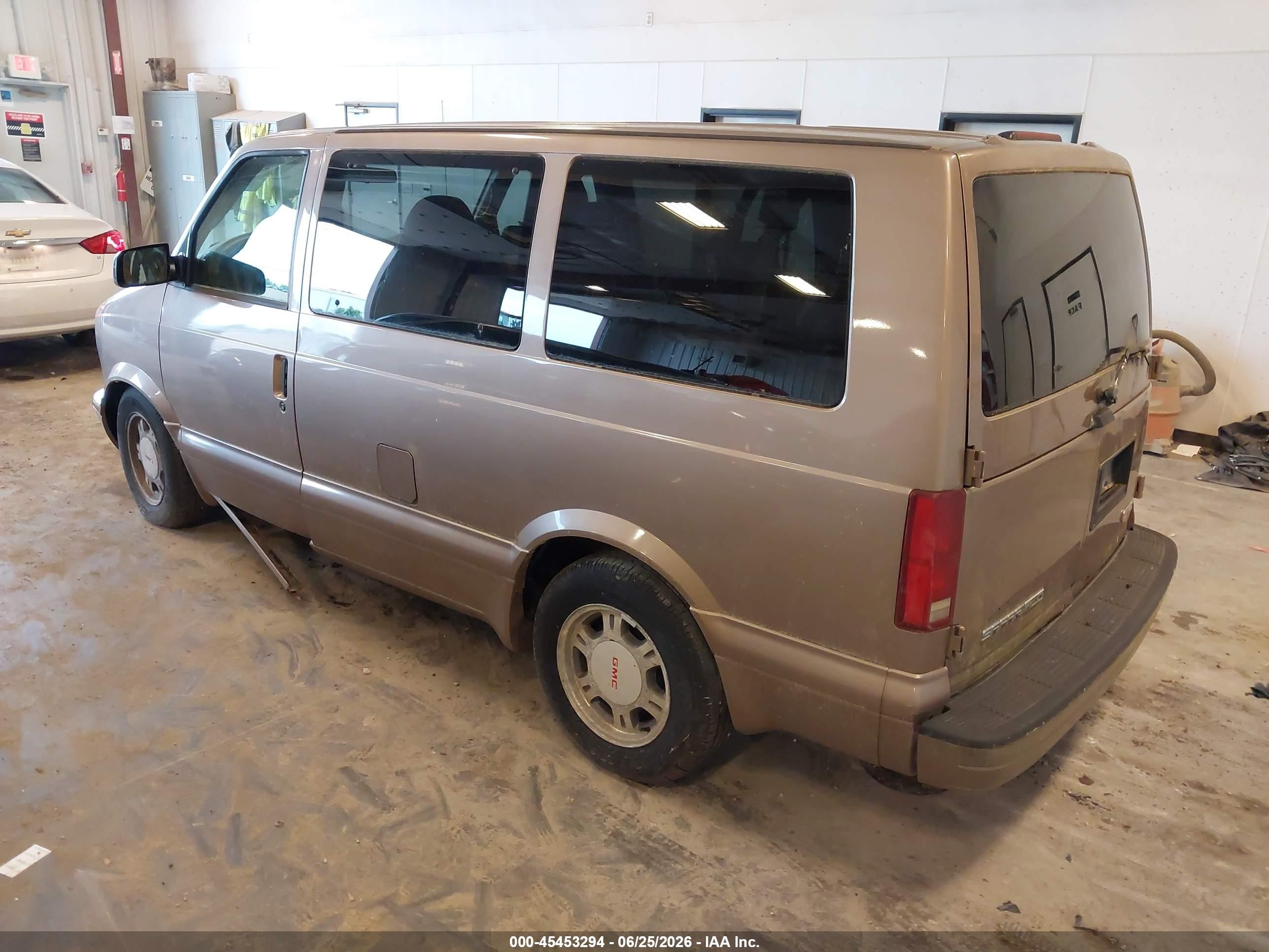 2004 Gmc Safari Passenger   Tan vin: 1GKEL19XX4B502886