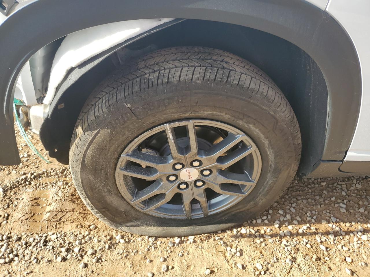 2026 Gmc Acadia Elevation White vin: 1GKENKKS6TJ275344 Damage: Right Rear Tire, Flat, Repair Required
