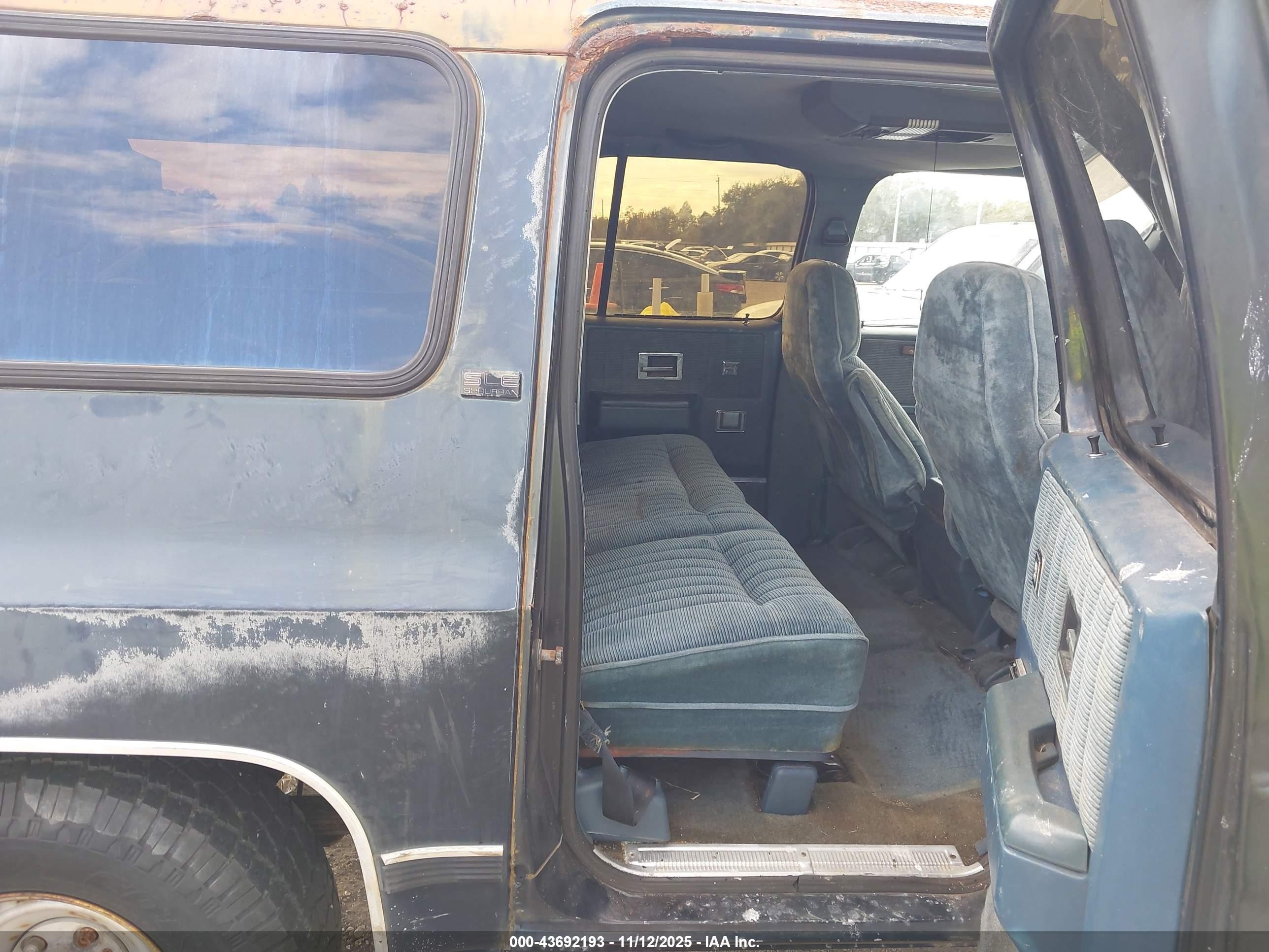 1991 Gmc Suburban R15 Conventional Blue vin: 1GKER16K5MF529963