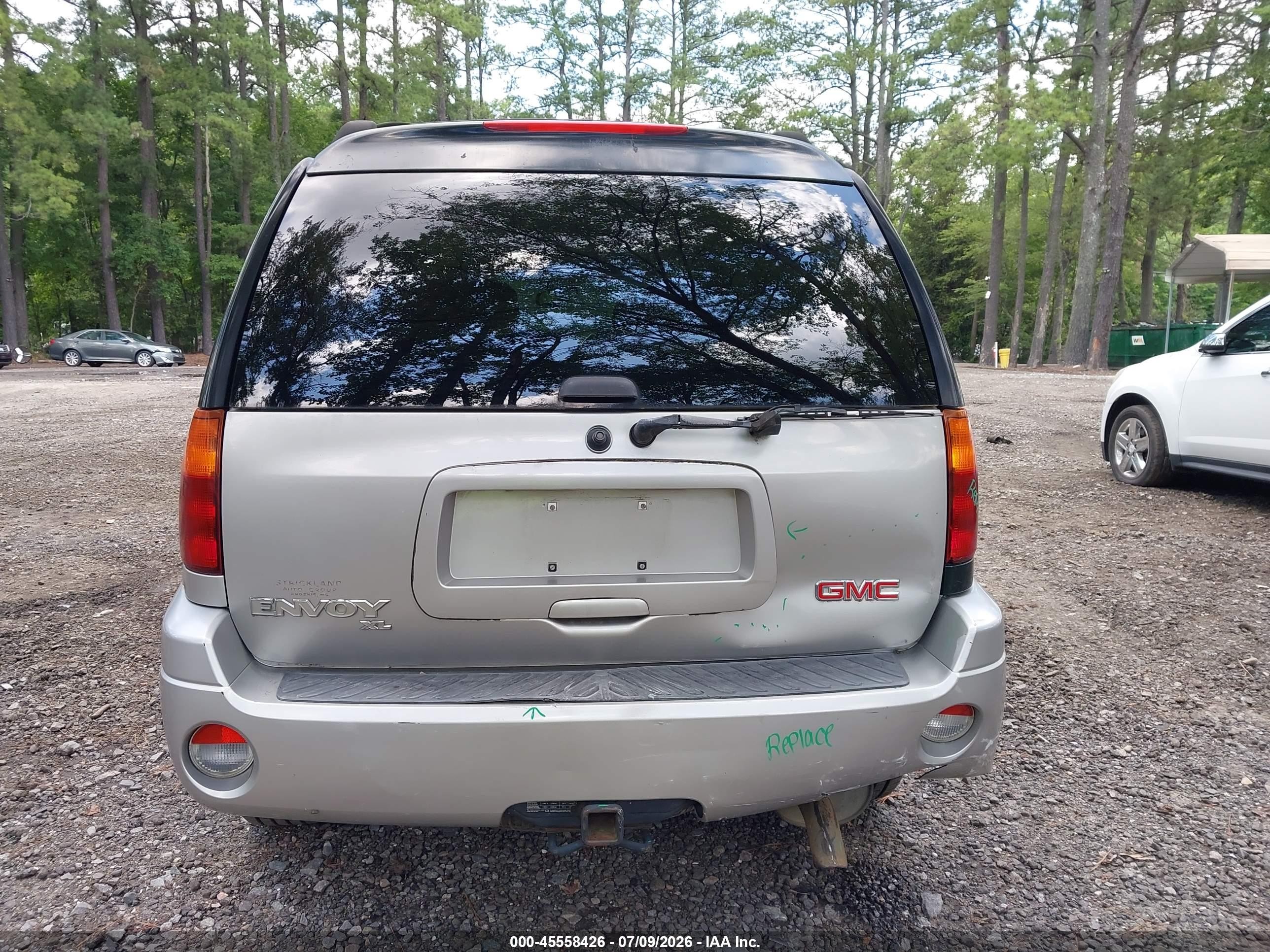 2005 Gmc Envoy Xl Sle Silver vin: 1GKES16S256153468