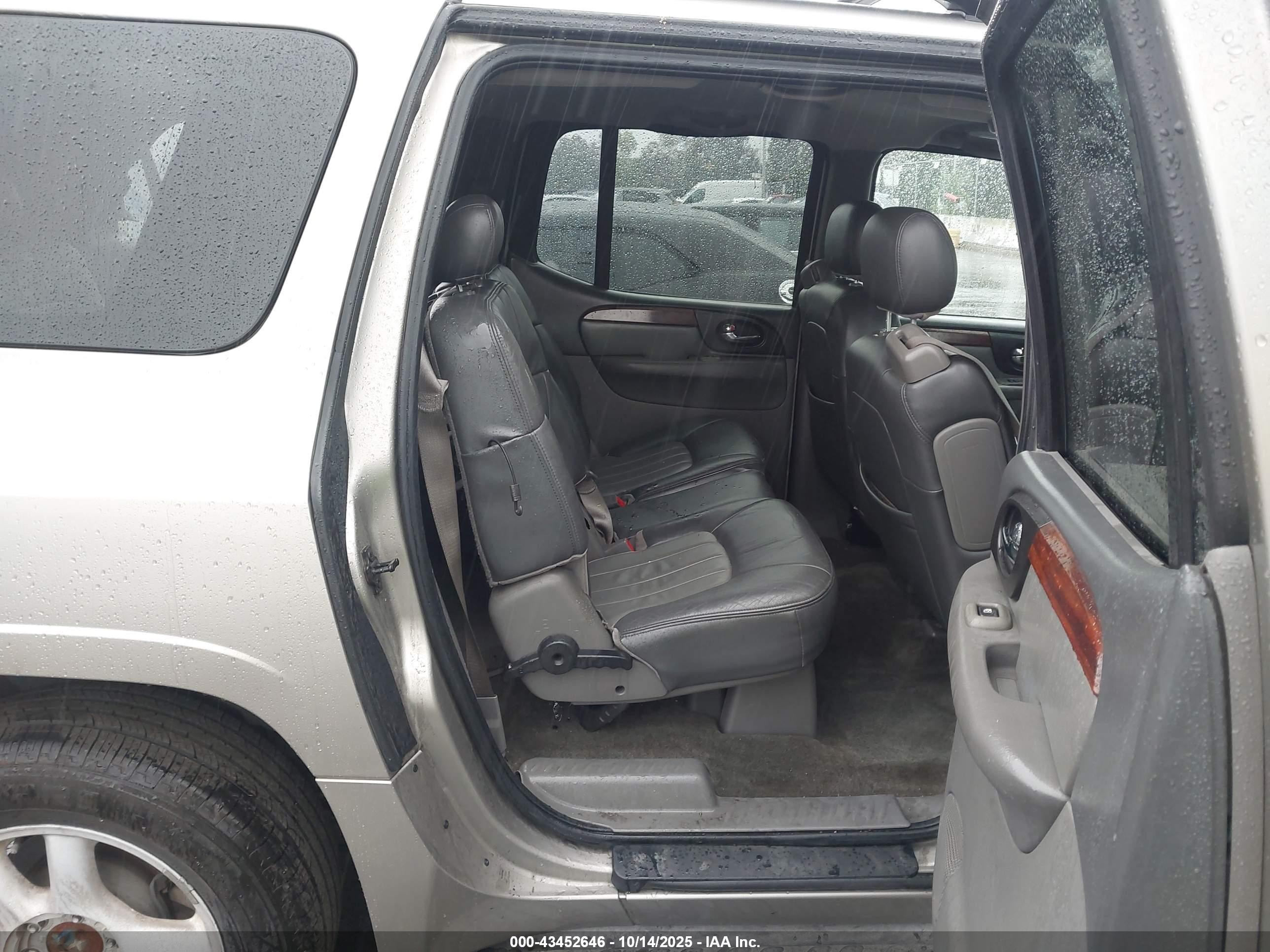2002 Gmc Envoy Xl Slt Beige vin: 1GKES16S326138537