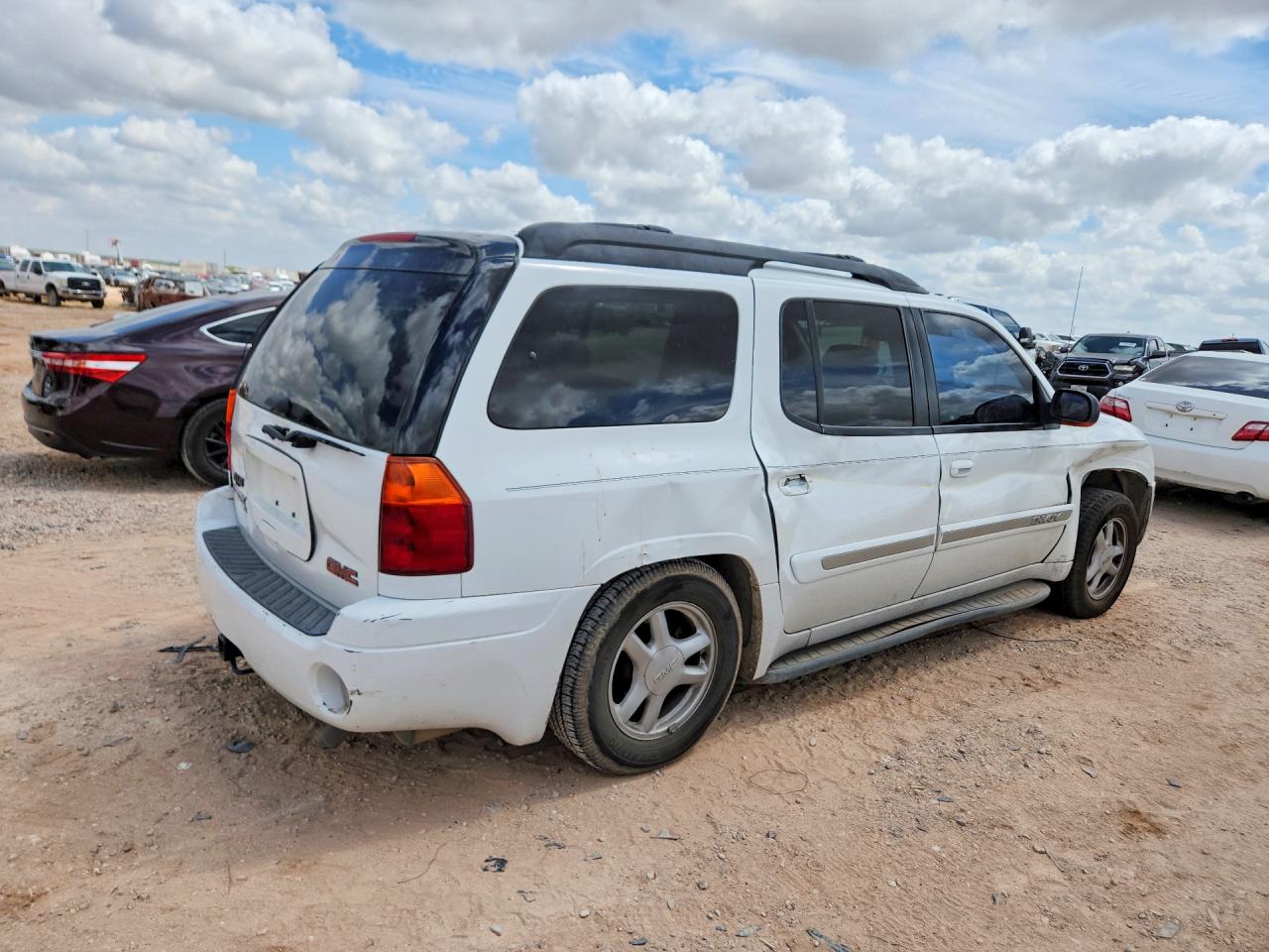 2002 Gmc Envoy Xl White vin: 1GKES16S426126185
