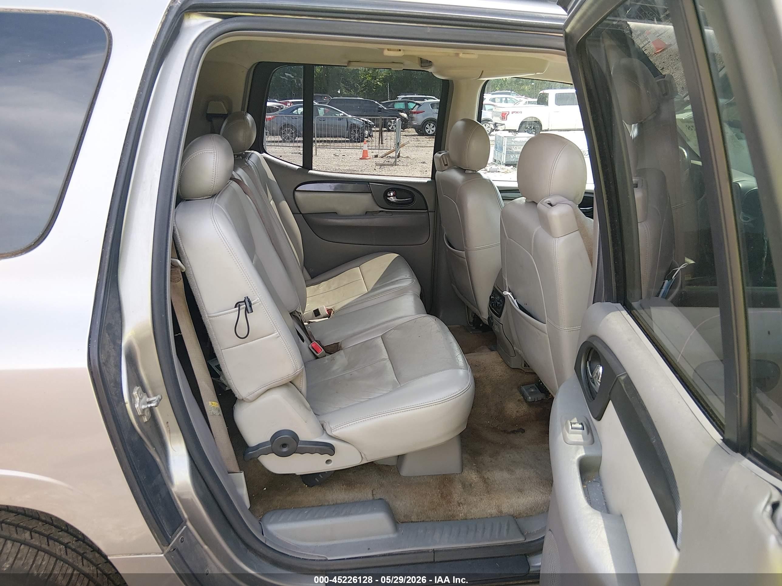 2006 Gmc Envoy Xl Sle Gray vin: 1GKES16S766137722