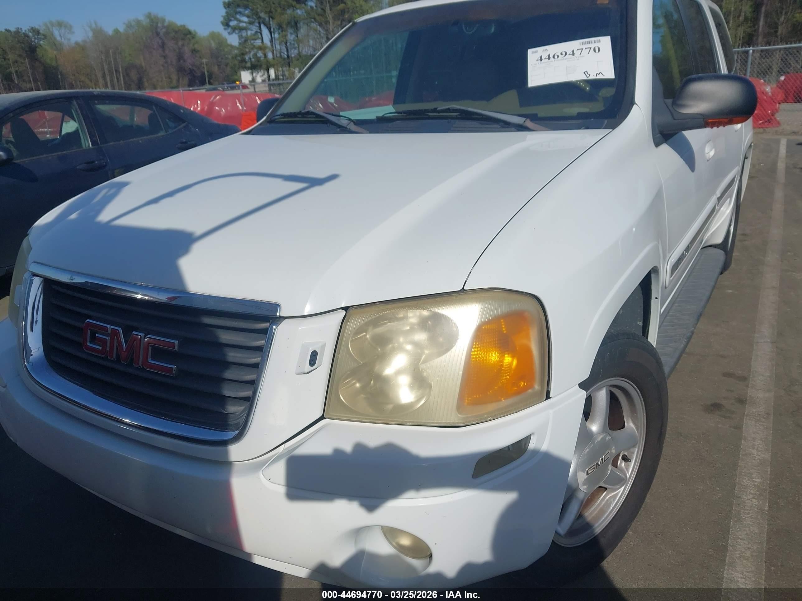 2002 Gmc Envoy Xl Slt White vin: 1GKES16S826105436