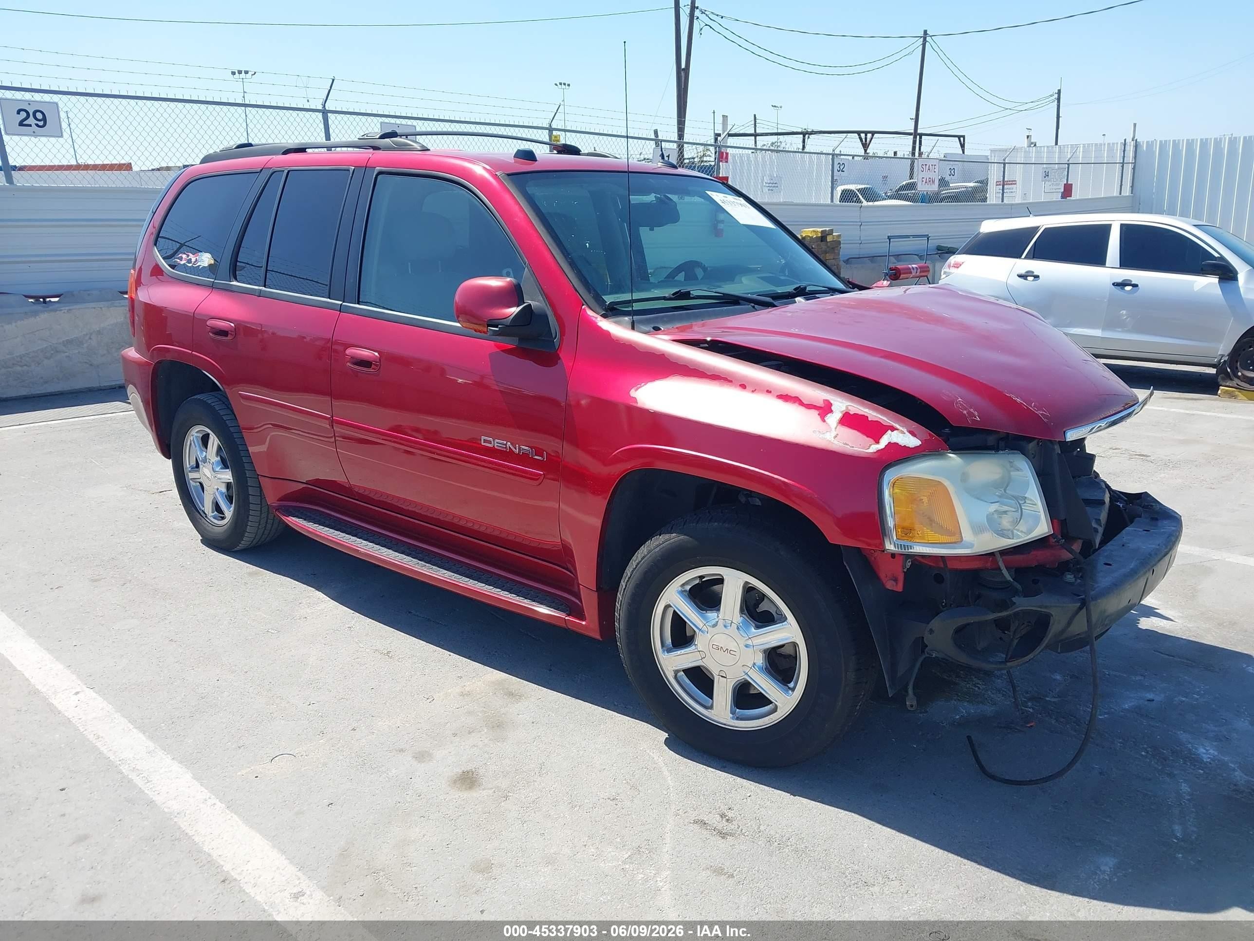 2005 Gmc Envoy Denali Red vin: 1GKES63M852316750