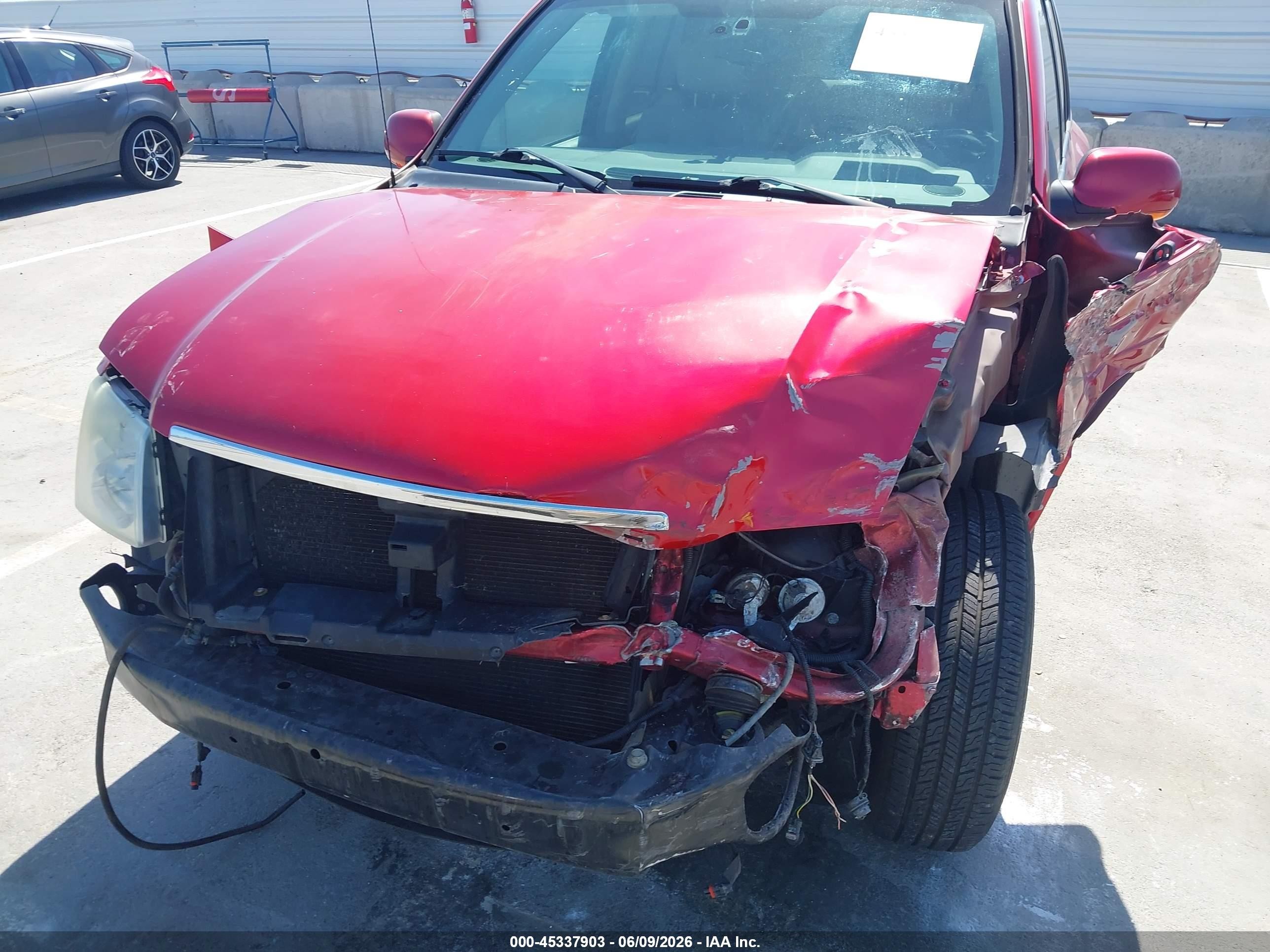 2005 Gmc Envoy Denali Red vin: 1GKES63M852316750