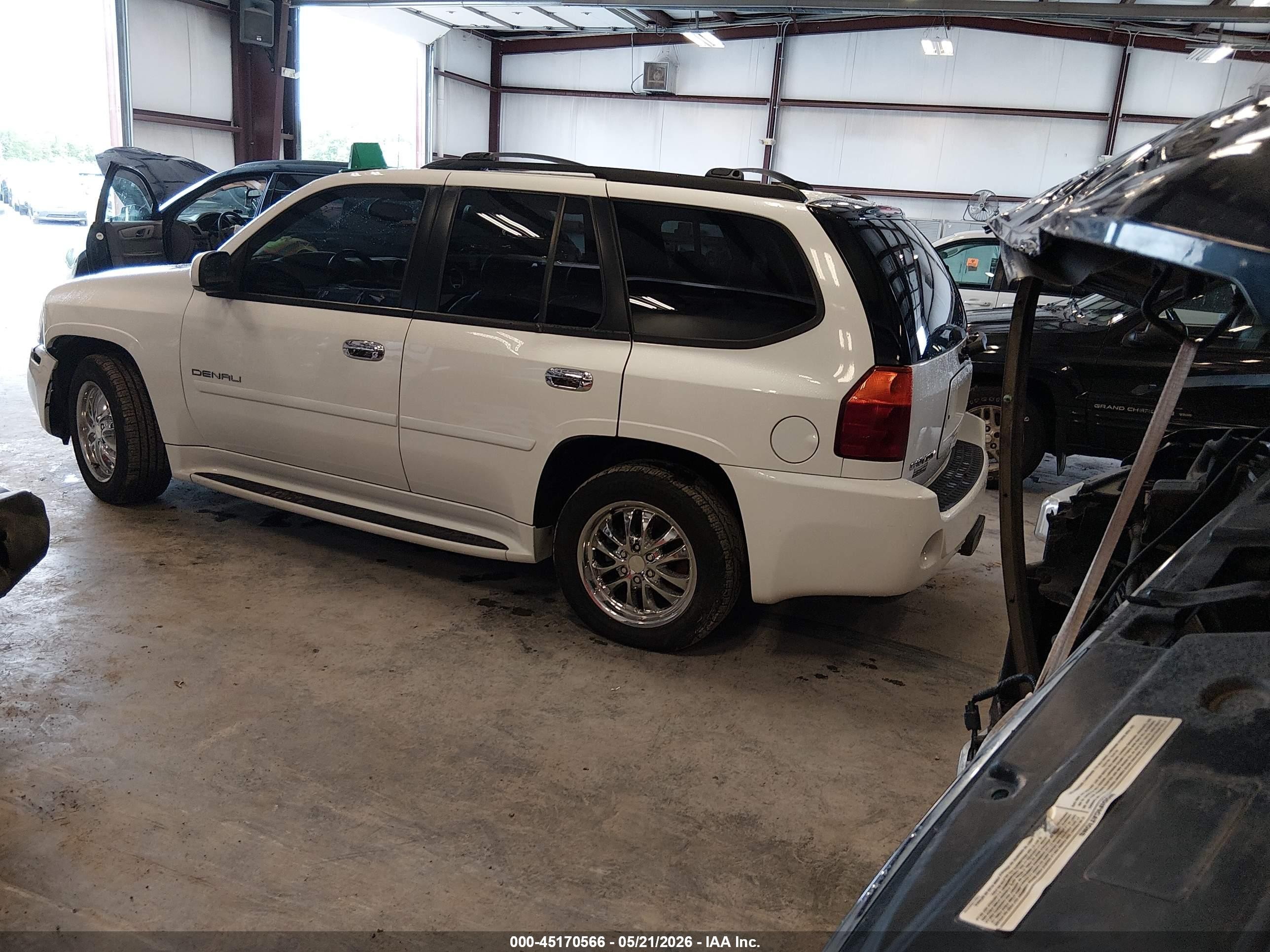 2007 Gmc Envoy Denali White vin: 1GKES63M972185248