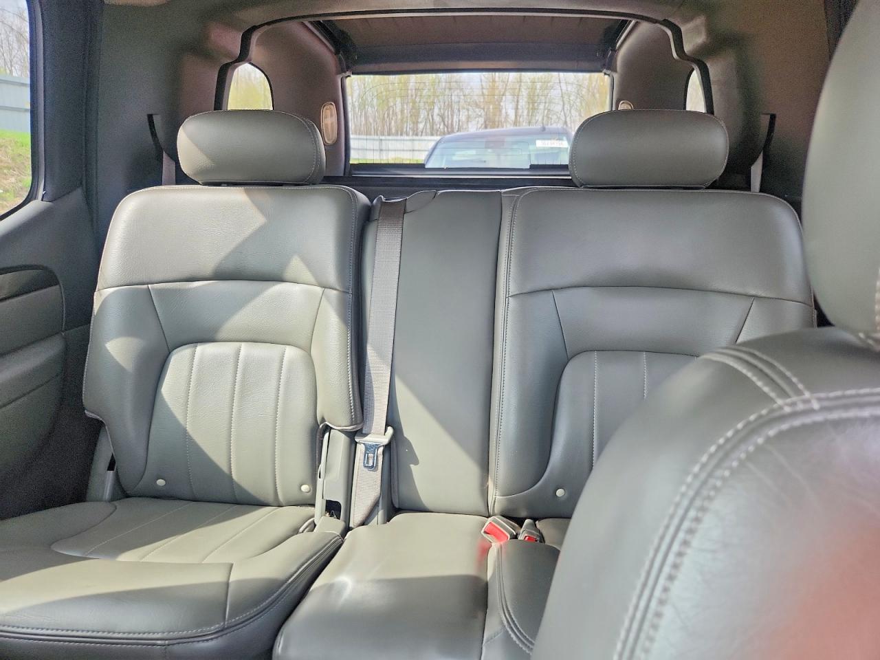2004 Gmc Envoy Xuv Black vin: 1GKET12S046206976