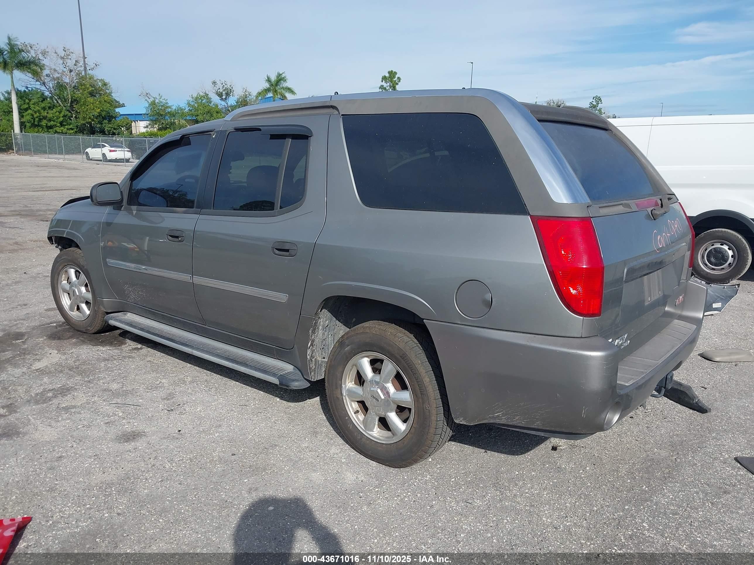2005 Gmc Envoy Xuv Sle Серый vin: 1GKET12S156184567