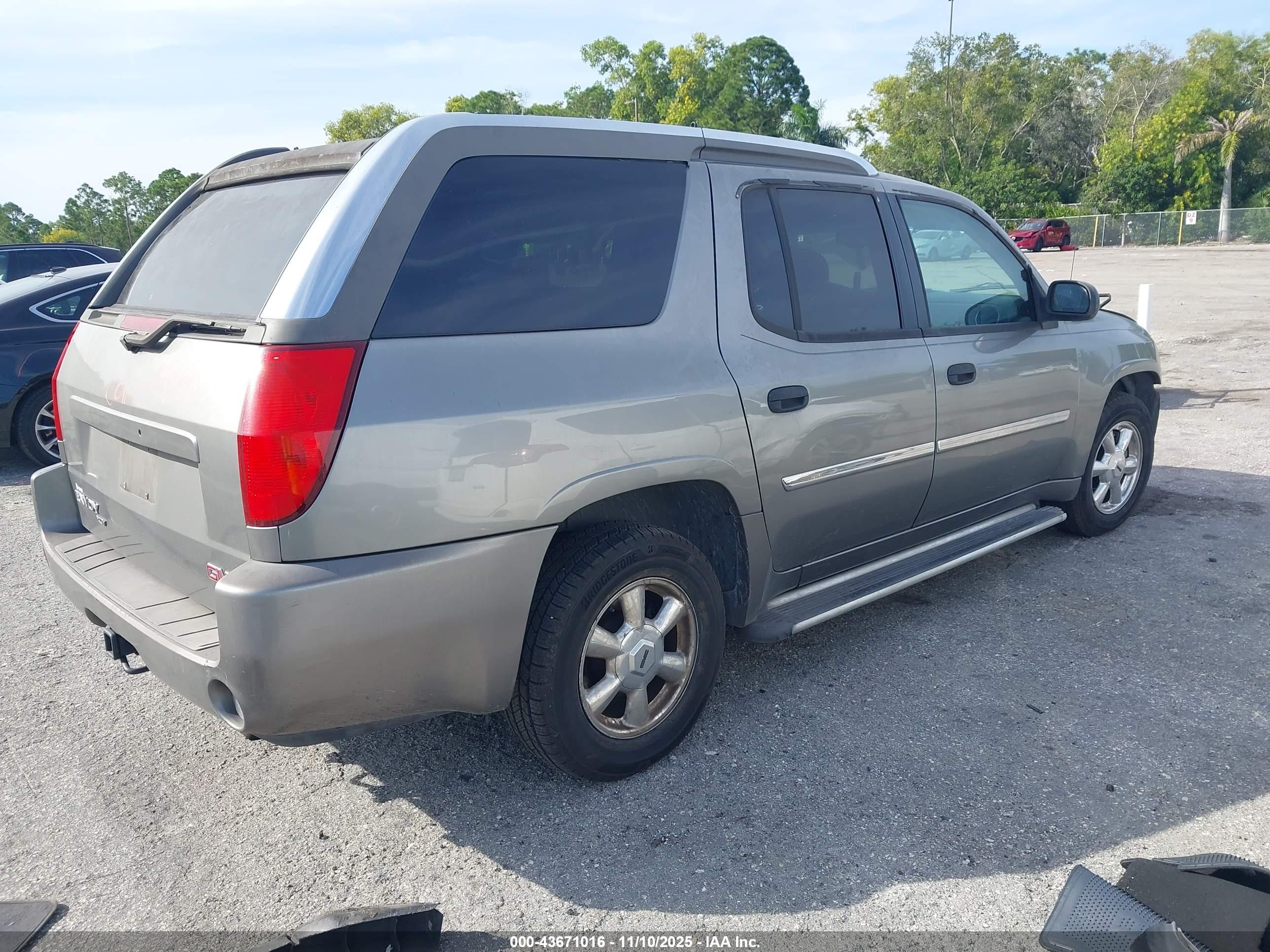 2005 Gmc Envoy Xuv Sle Серый vin: 1GKET12S156184567