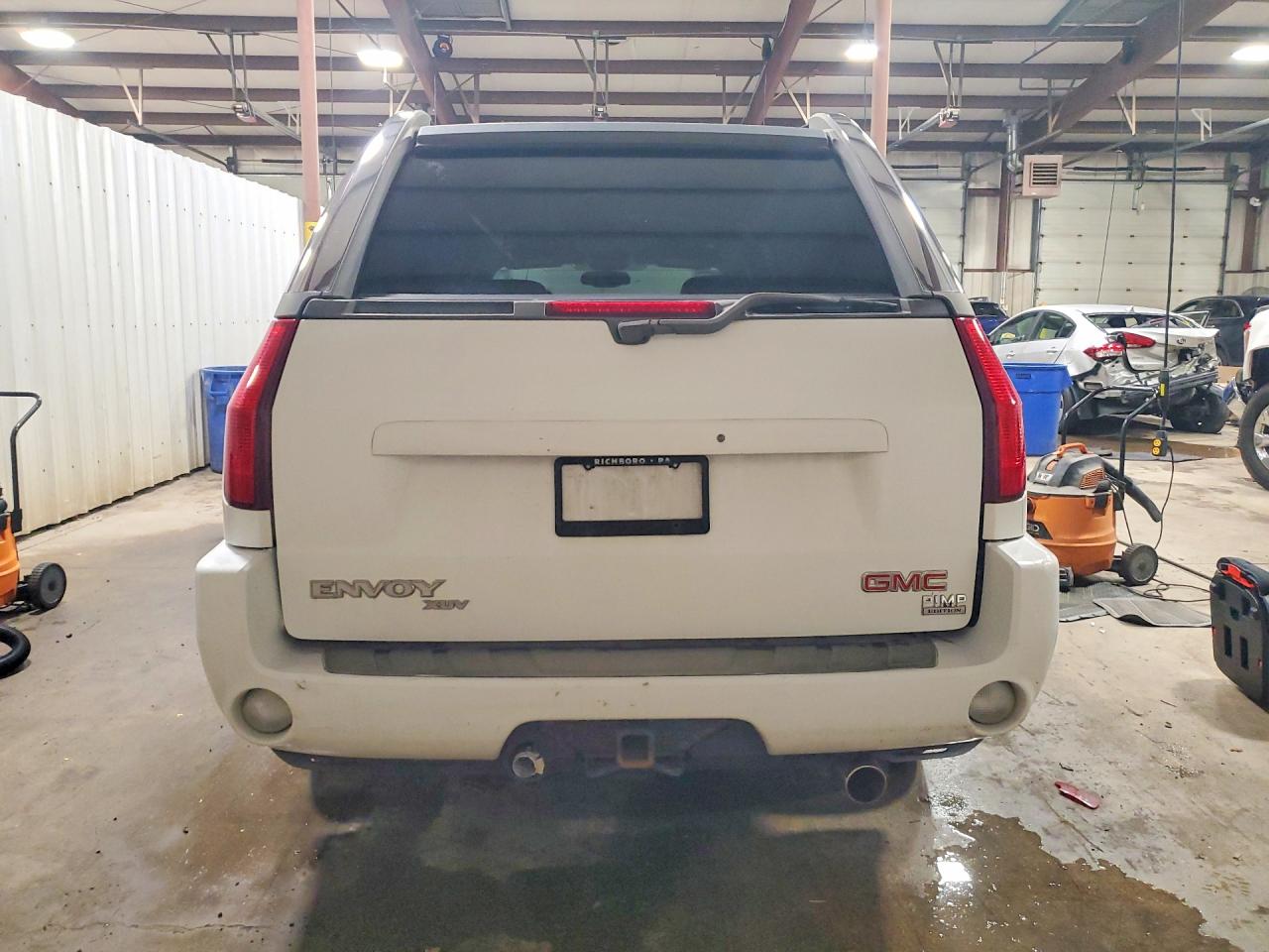 2004 Gmc Envoy Xuv White vin: 1GKET12SX46213725