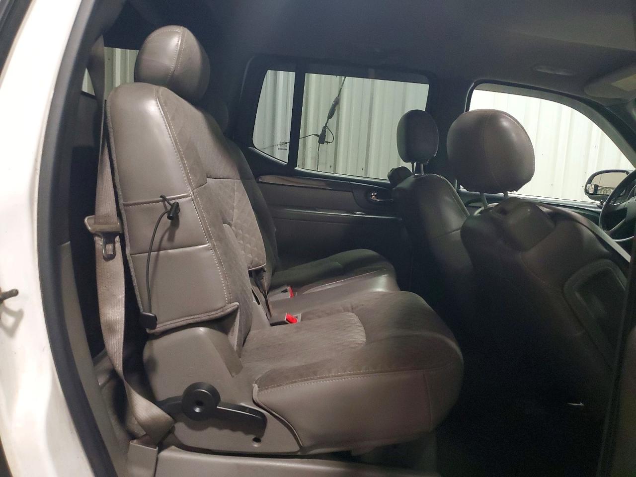 2004 Gmc Envoy Xuv White vin: 1GKET12SX46213725