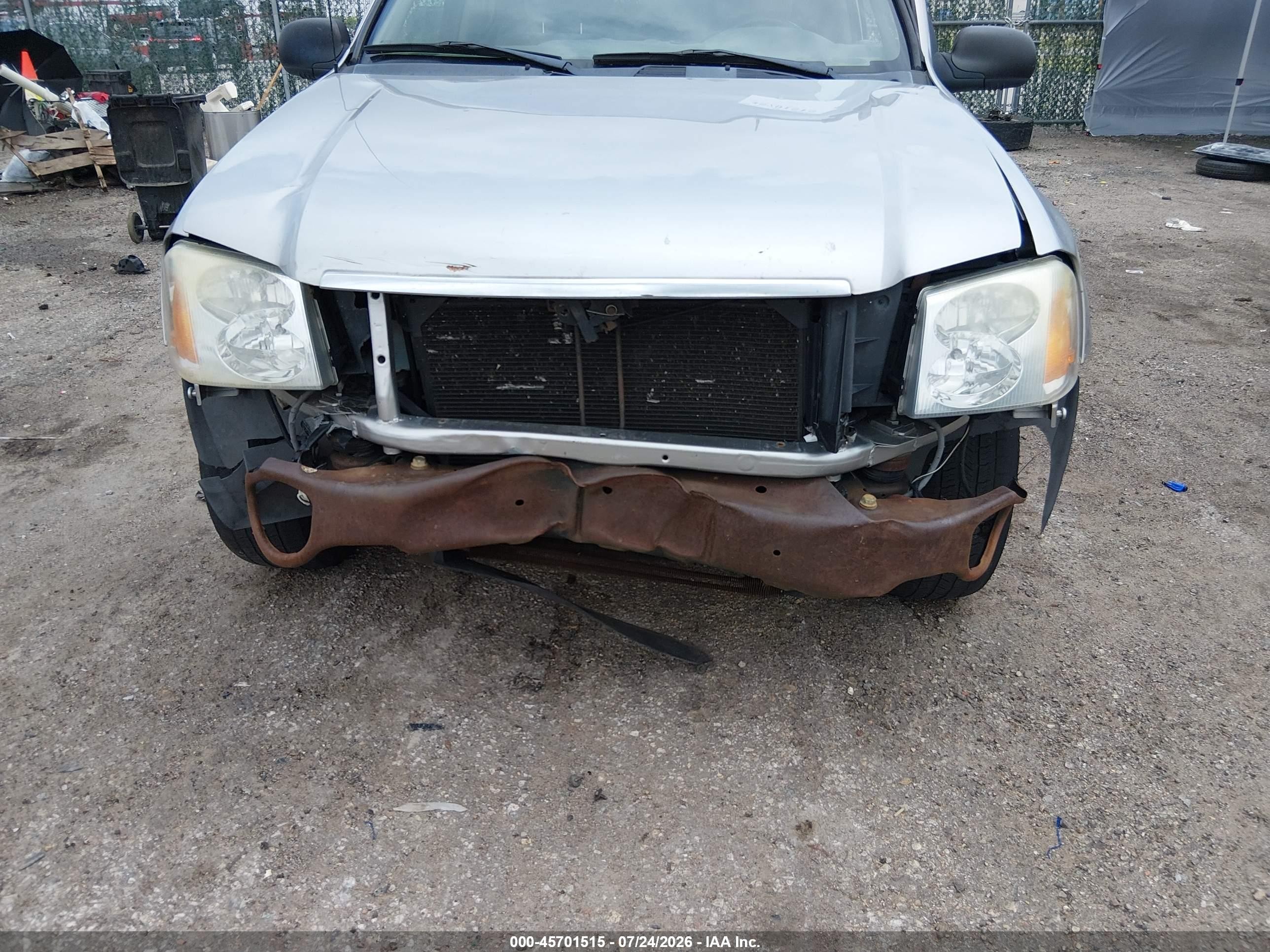 2004 Gmc Envoy Xl Sle Silver vin: 1GKET16S146205328