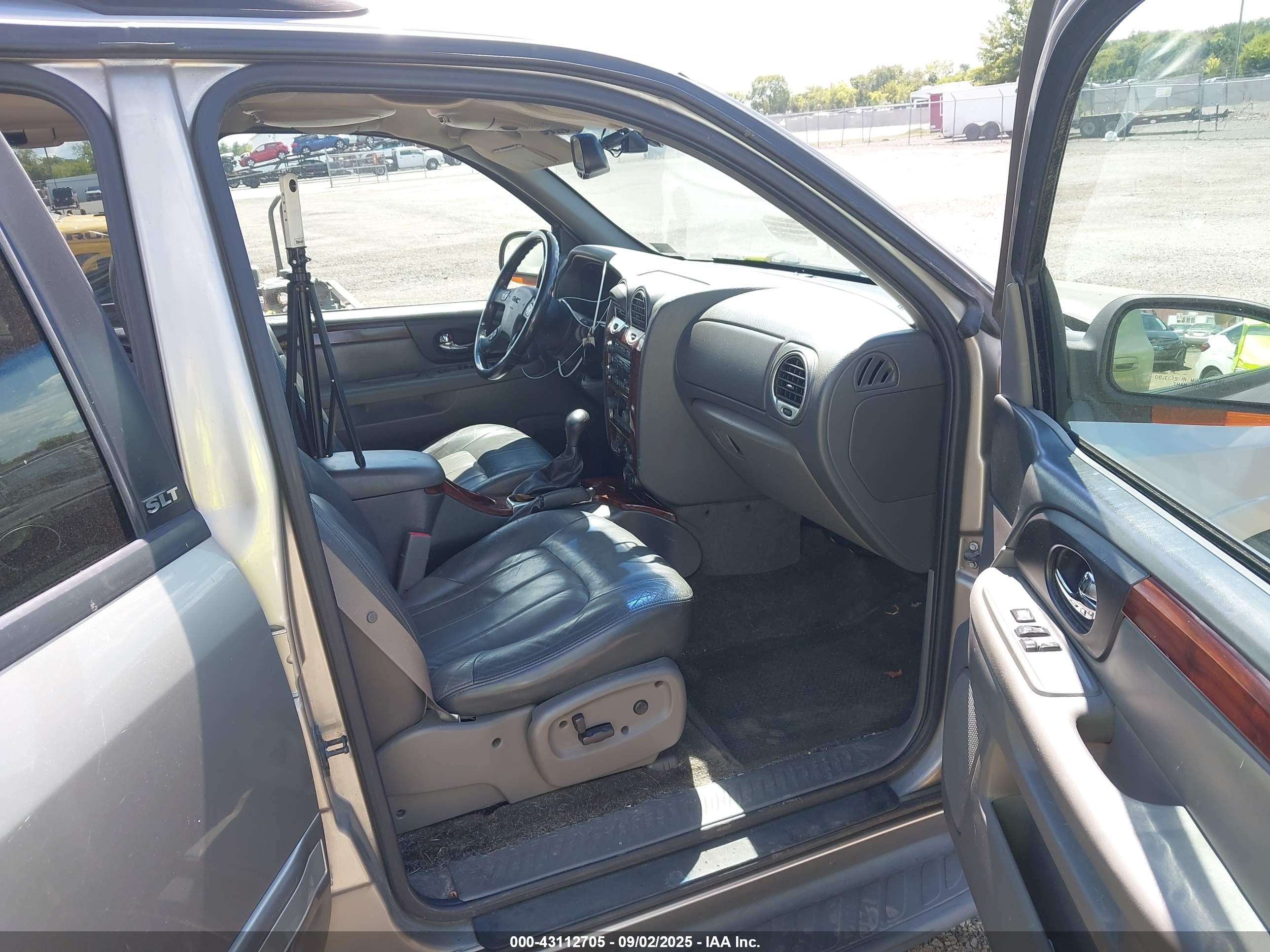 2002 Gmc Envoy Xl Slt Beige vin: 1GKET16S326125364