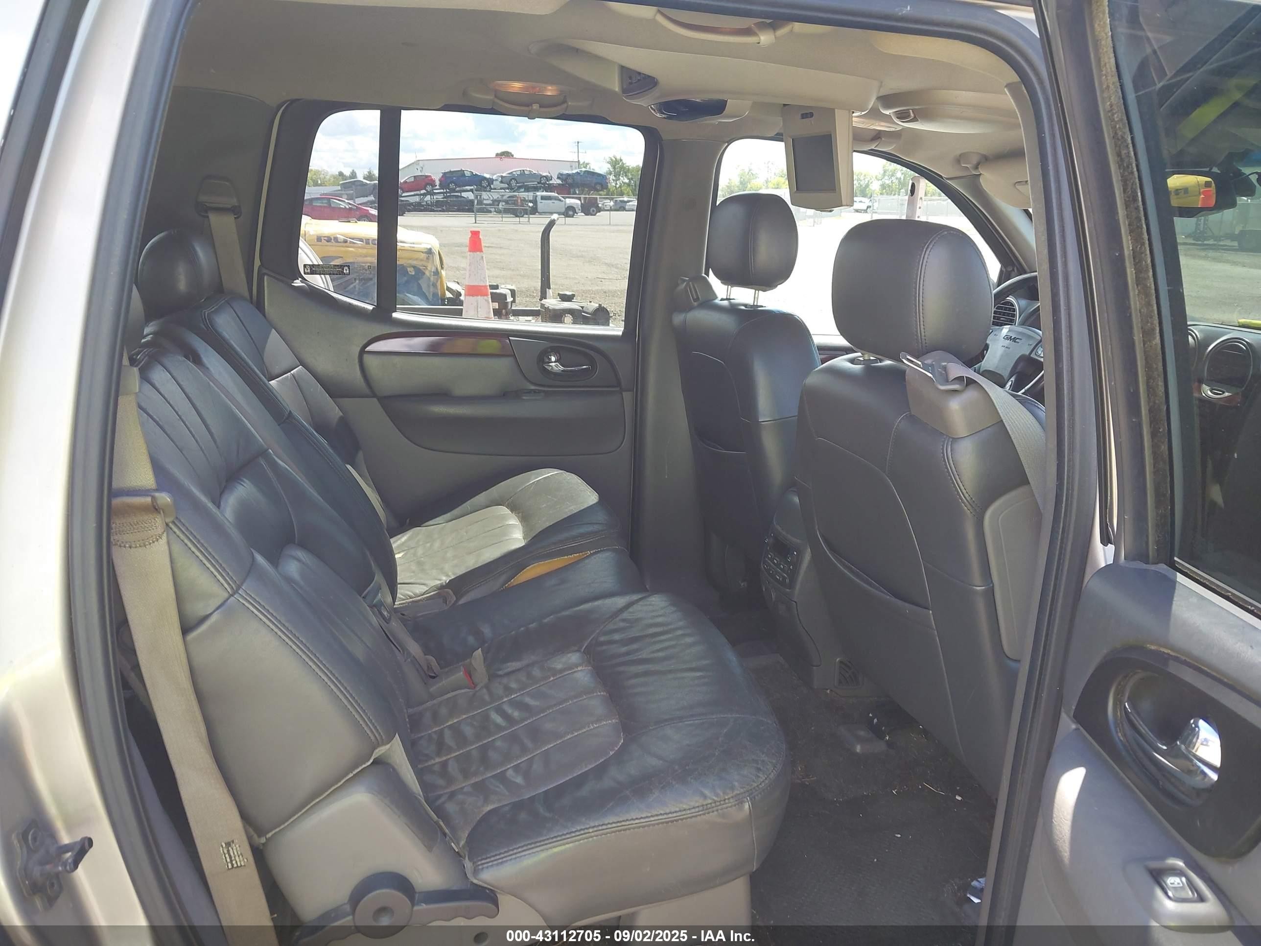 2002 Gmc Envoy Xl Slt Beige vin: 1GKET16S326125364