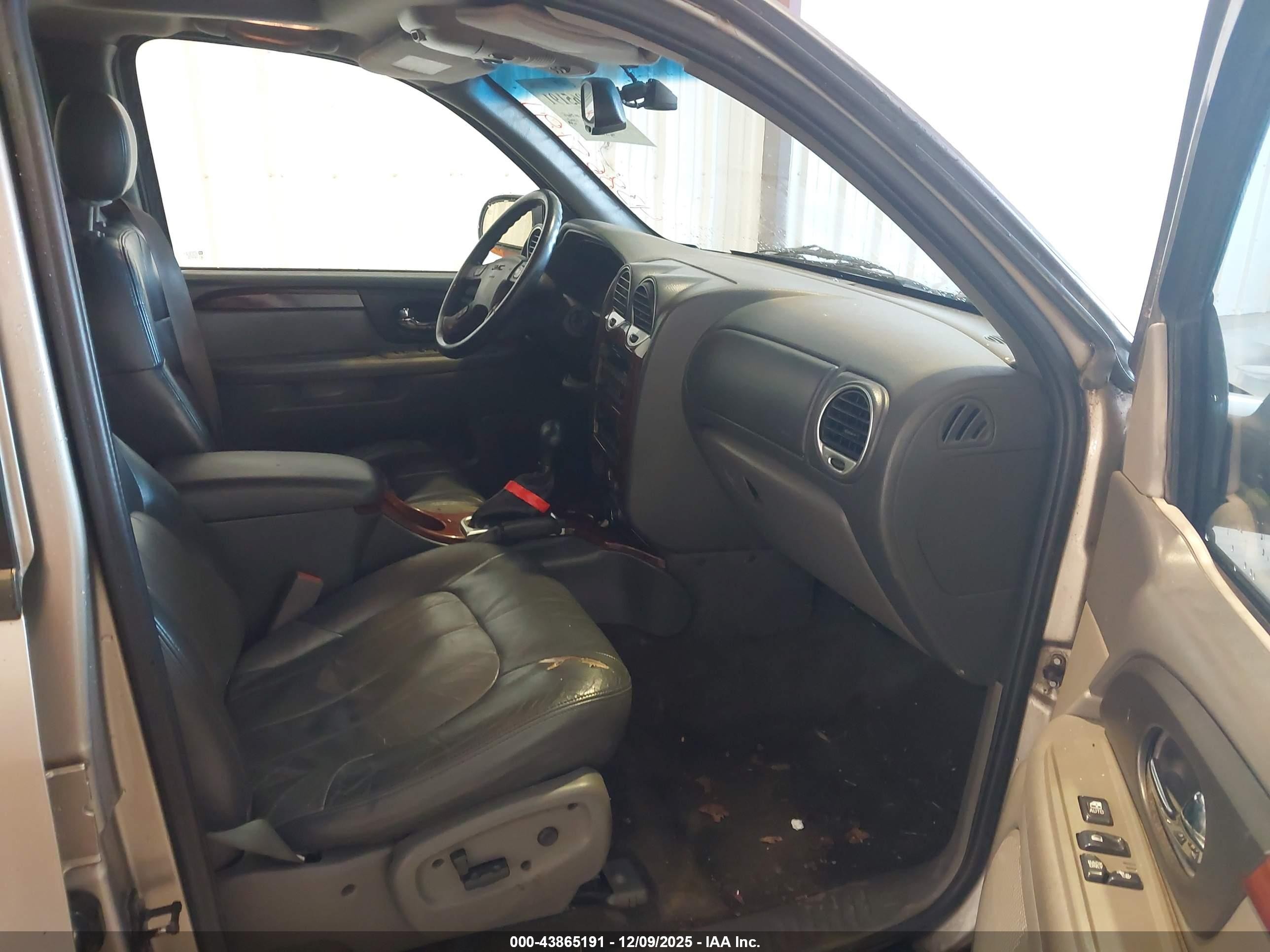 2002 Gmc Envoy Xl Slt Gold vin: 1GKET16S426103213