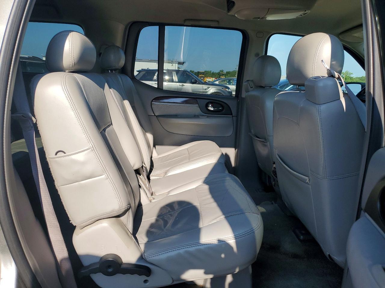 2005 Gmc Envoy Xl Gray vin: 1GKET16S556205446