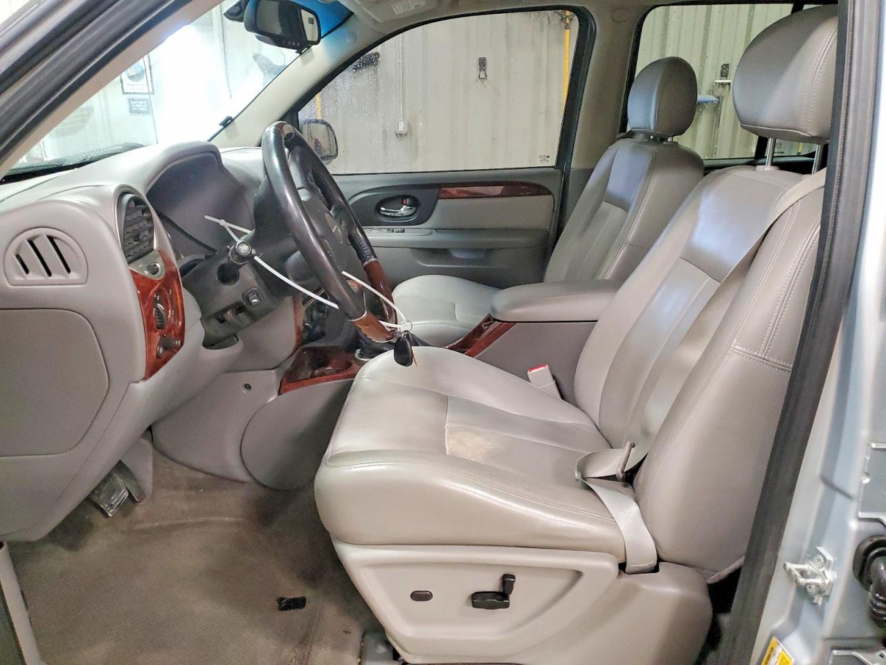 2008 Gmc Envoy Denali Silver vin: 1GKET63M082242189