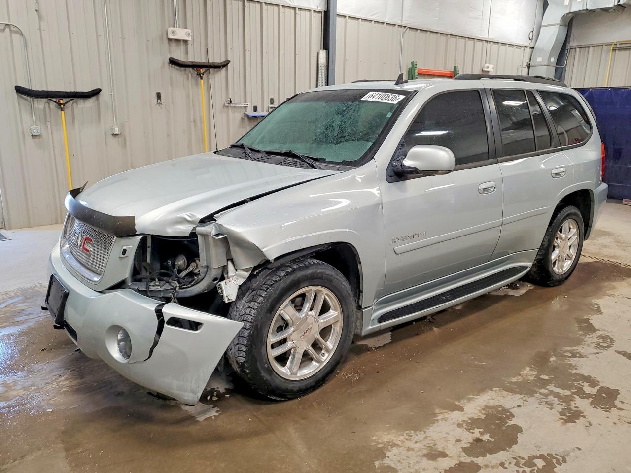 2008 Gmc Envoy Denali Silver vin: 1GKET63M082242189