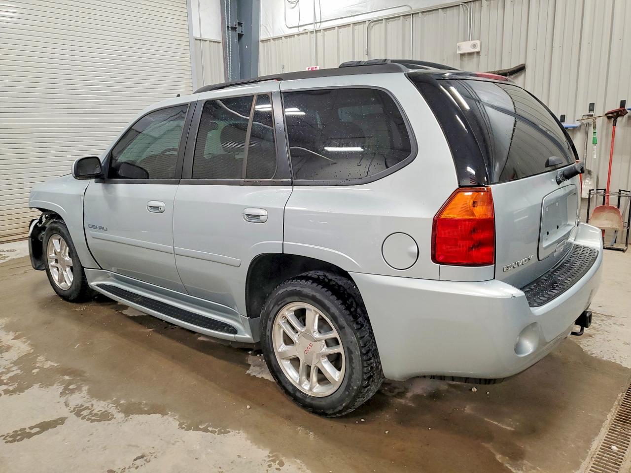 2008 Gmc Envoy Denali Silver vin: 1GKET63M082242189