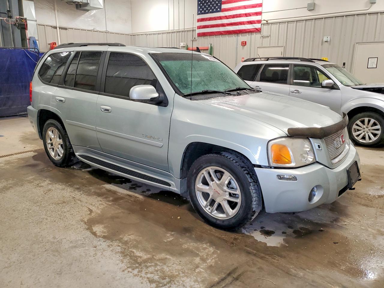2008 Gmc Envoy Denali Silver vin: 1GKET63M082242189