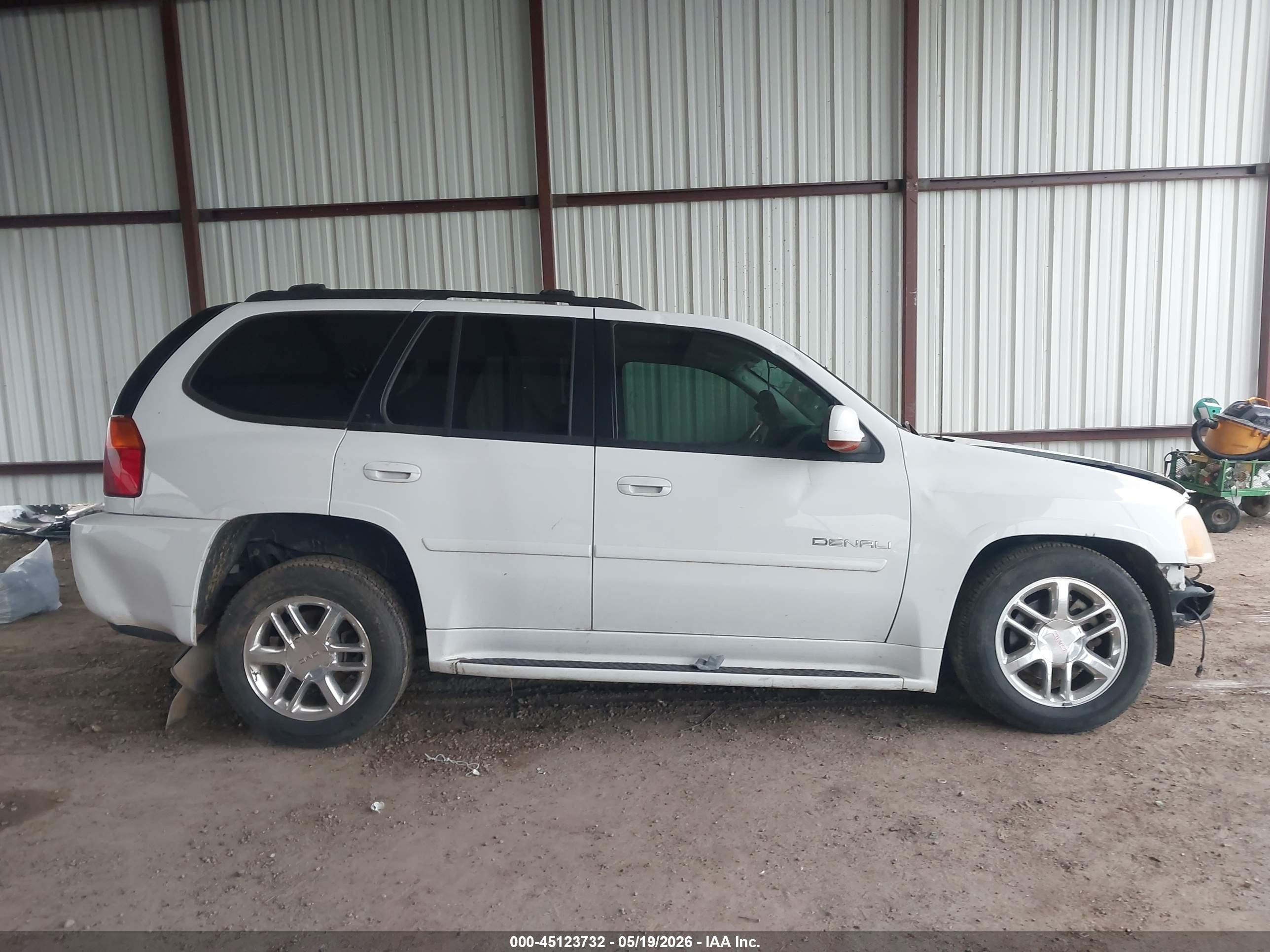 2006 Gmc Envoy Denali White vin: 1GKET63M262117188