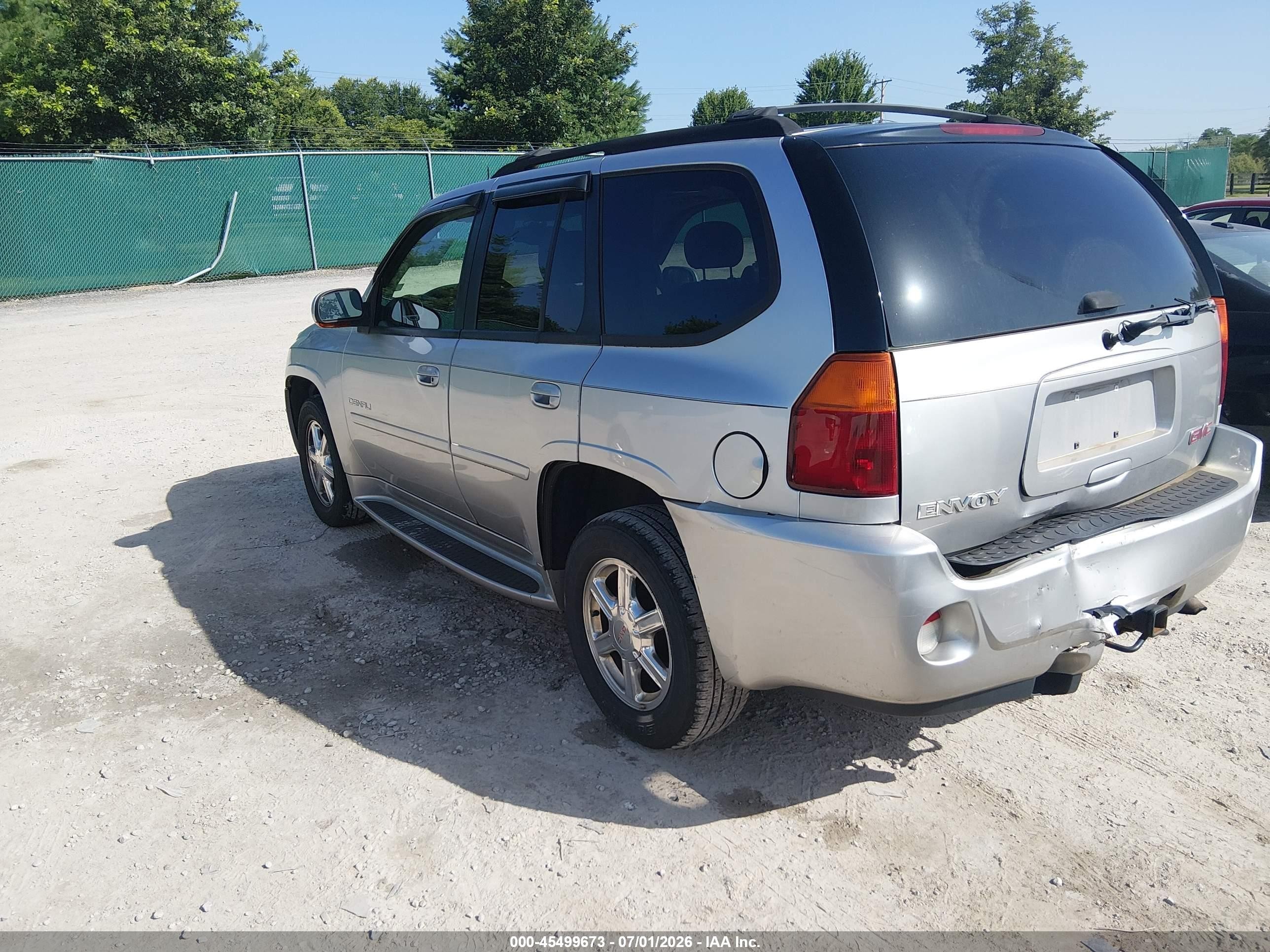 2005 Gmc Envoy Denali Silver vin: 1GKET63M552315925