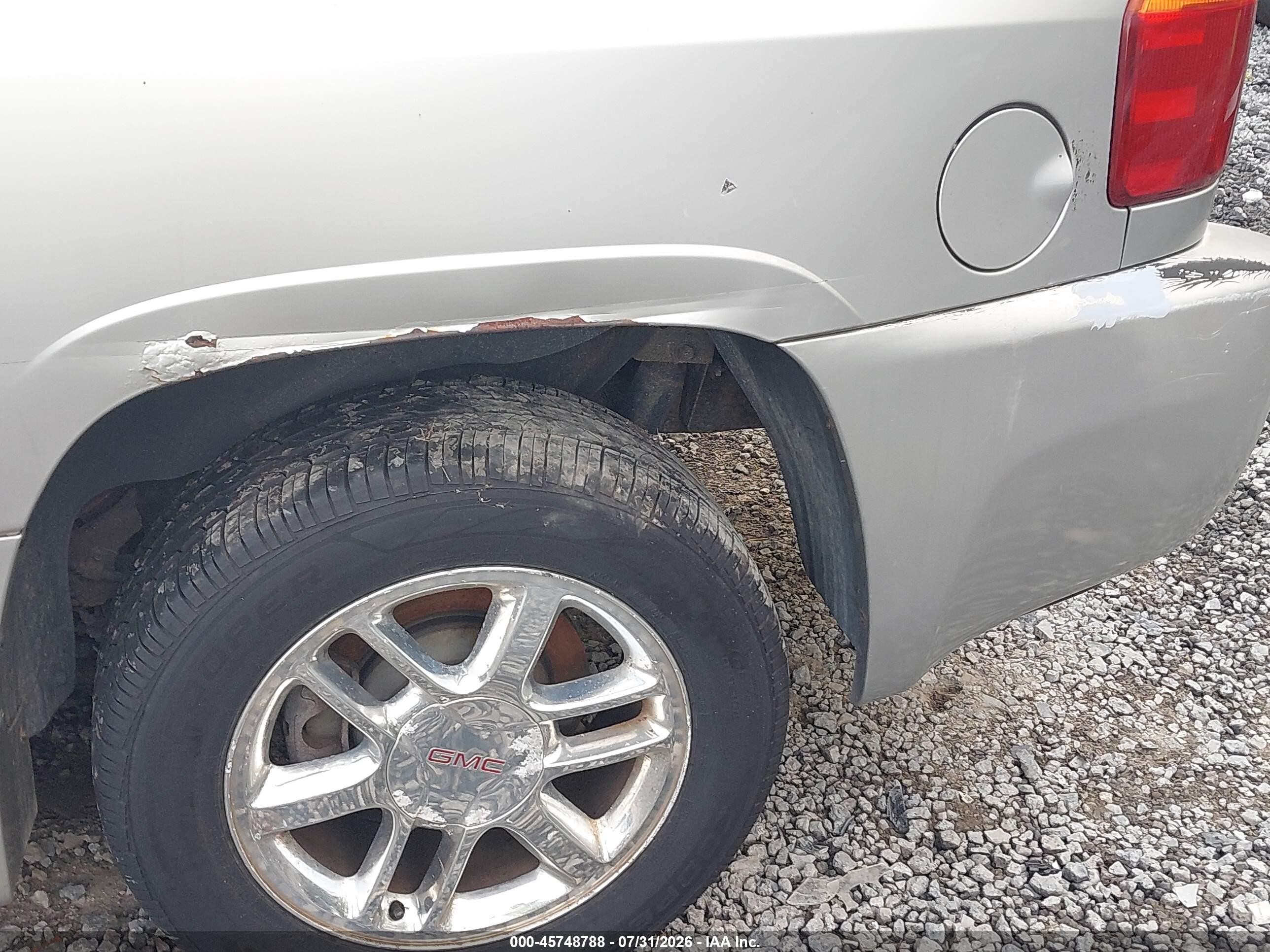 2006 Gmc Envoy Xl Denali Silver vin: 1GKET66M166102024
