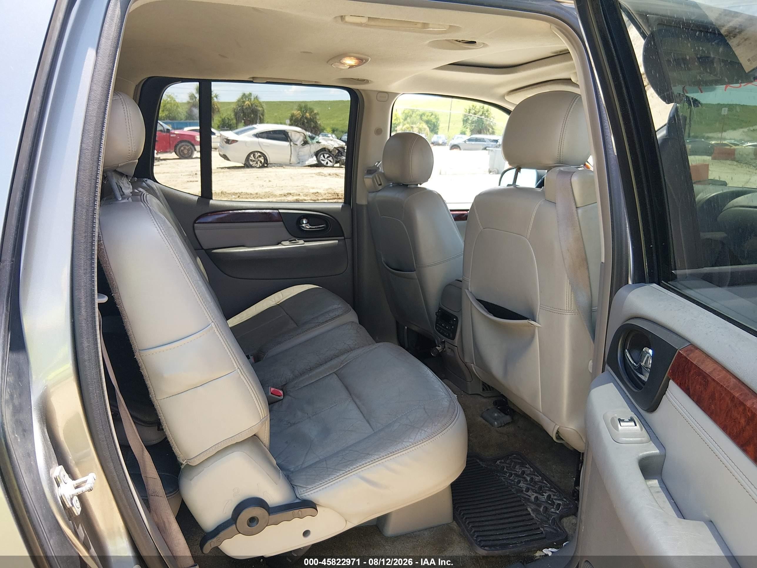 2006 Gmc Envoy Xl Denali Silver vin: 1GKET66M466116077