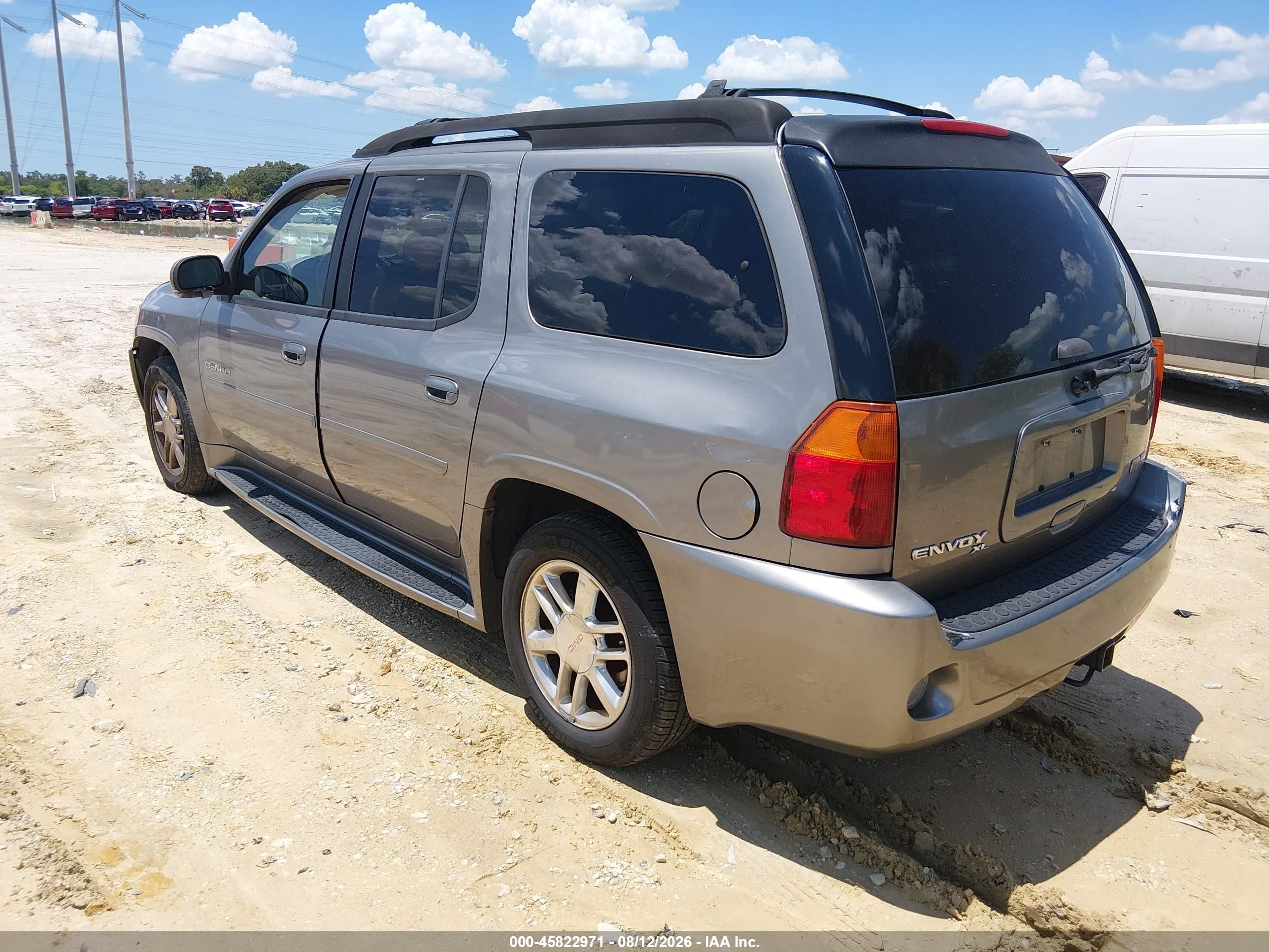 2006 Gmc Envoy Xl Denali Silver vin: 1GKET66M466116077